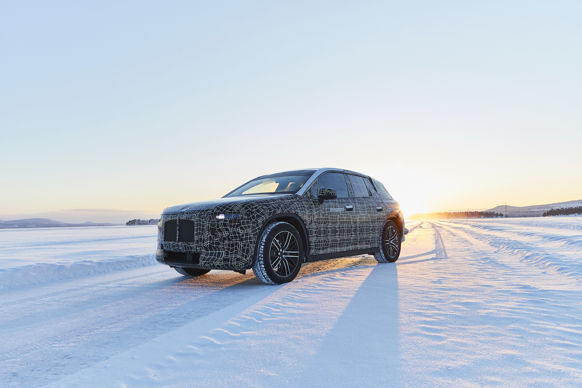 bmw inext undergoes winter trials 1 BMW iNEXT Proofs Its Future Tech Against Extreme Snowy Conditions