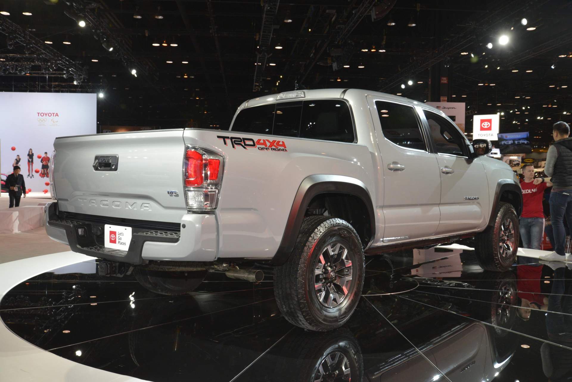 2020 Toyota Tacoma TRD Off-Road at Chicago Auto Show 2 2020 Toyota Tacoma Unveiled With Mild Styling Updates, More Equipment