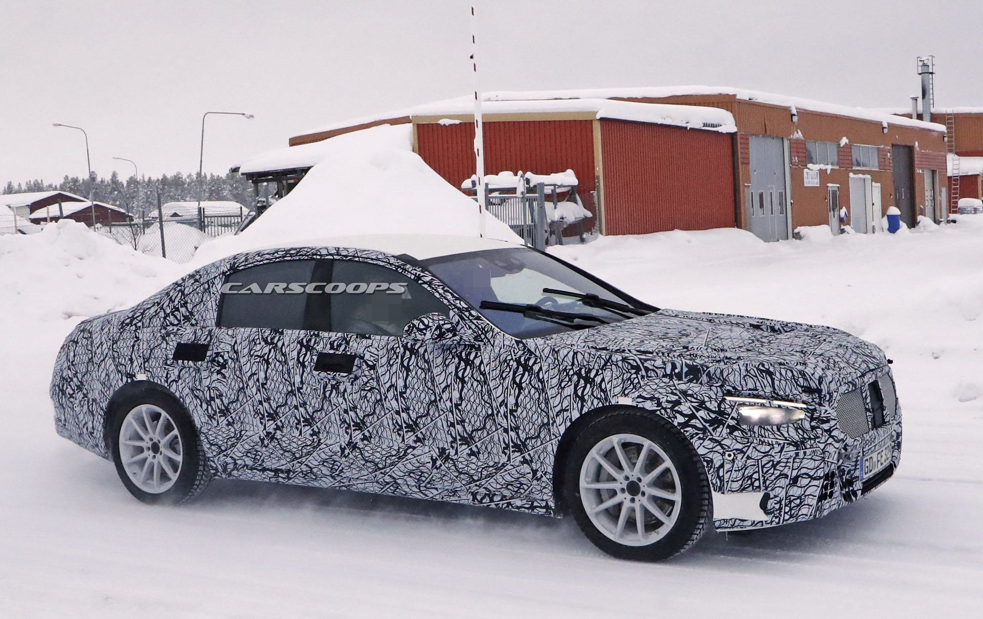 2020 Mercedes-Benz S-Class Spy 7 2020 Mercedes S-Class Gets Huge Touchscreen, Looks Bigger Than iPad Pro 12.9 (Video)