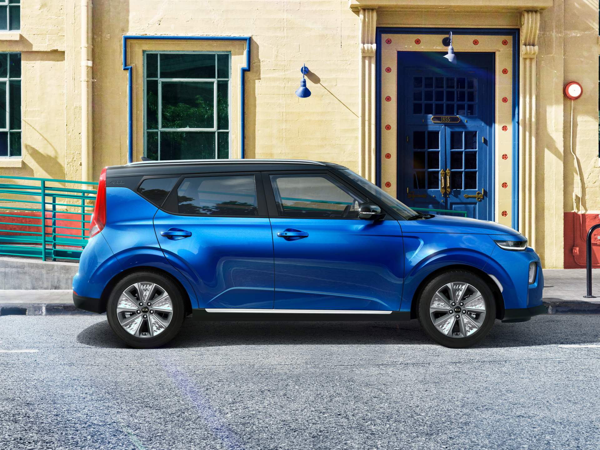 2019 Kia e-Soul Euro-spec 7 Kia To Launch e-Soul In Europe This Month With Up To 280 Miles Of Range