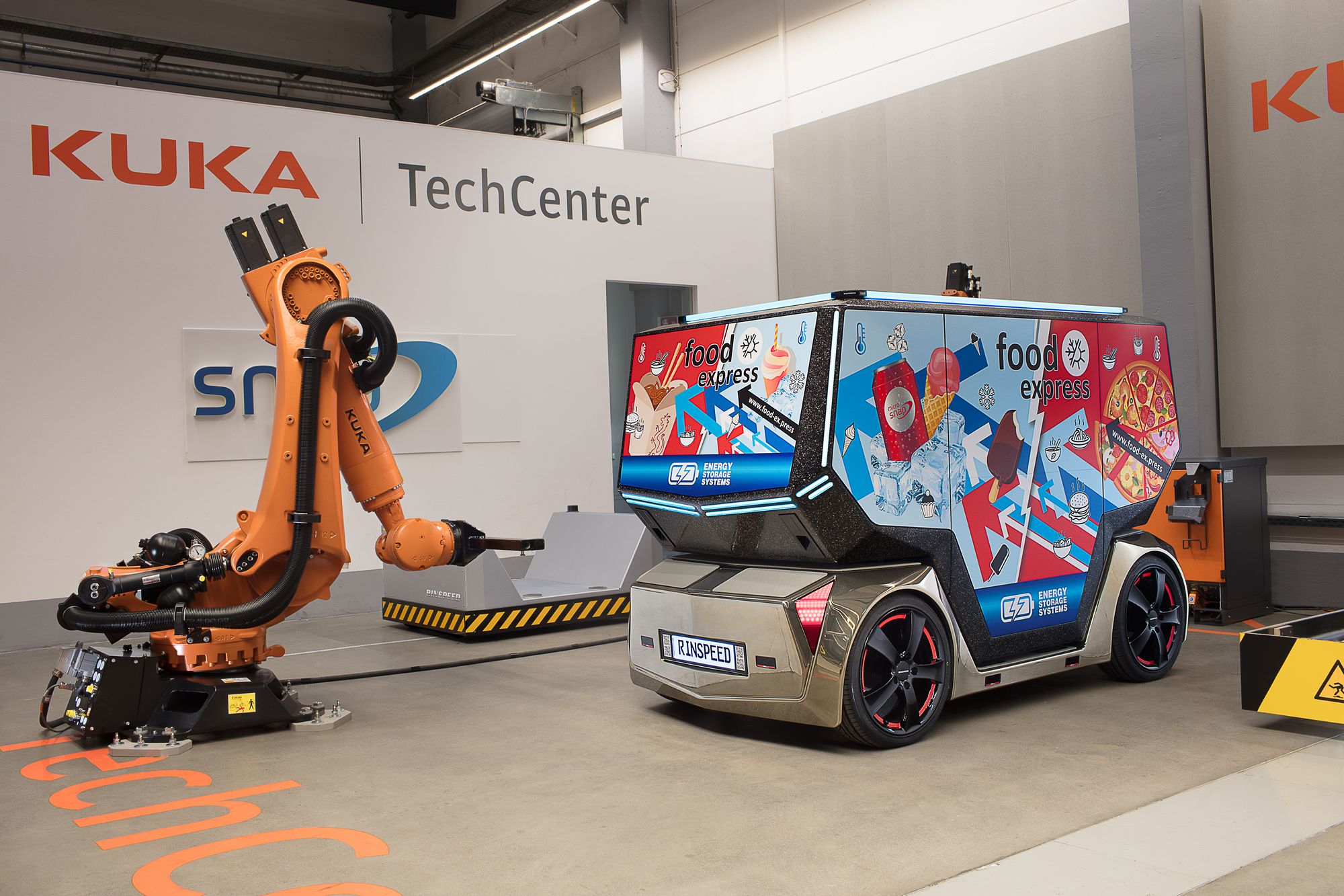 Rinspeed-microSNAP-8 Rinspeed microSNAP Is The EV Pod With A Thousand Faces