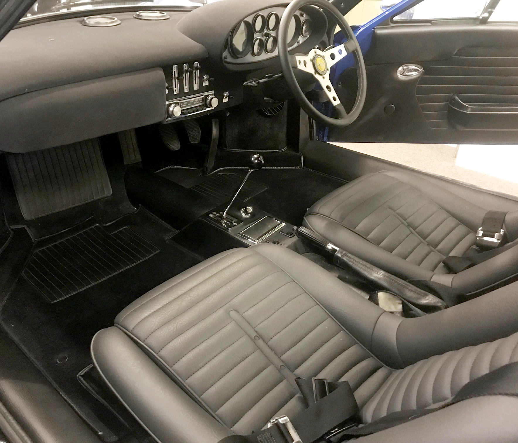 1972 ferrari dino azzuro rare auction 15 Blue 1972 Ferrari Dino In RHD Could Fetch As Much As $360,000