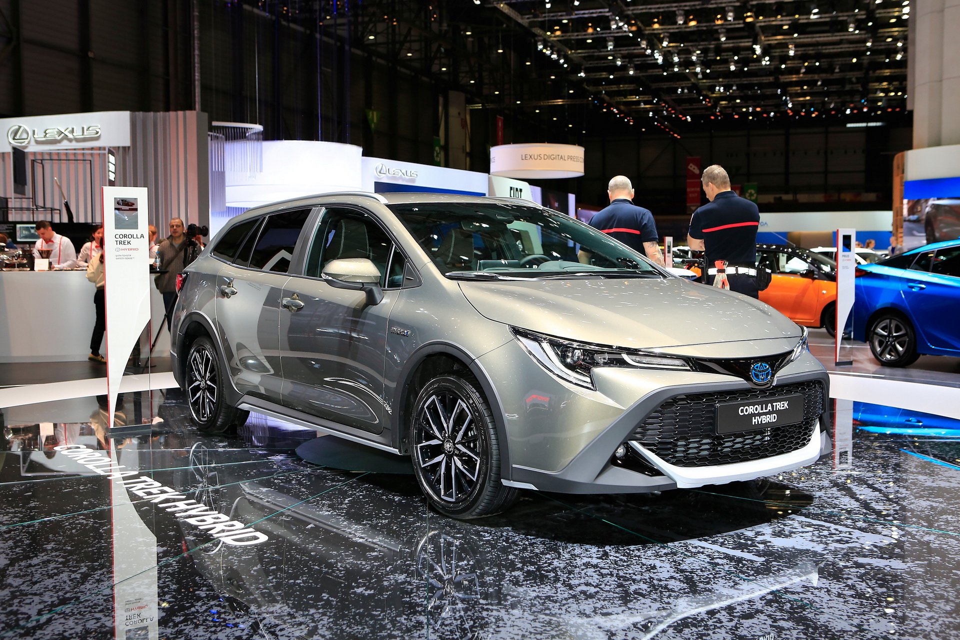 2019-Toyota-Corolla-Trek-03 Toyota Corolla GR Sport And Corolla Trek Join The Model’s European Family