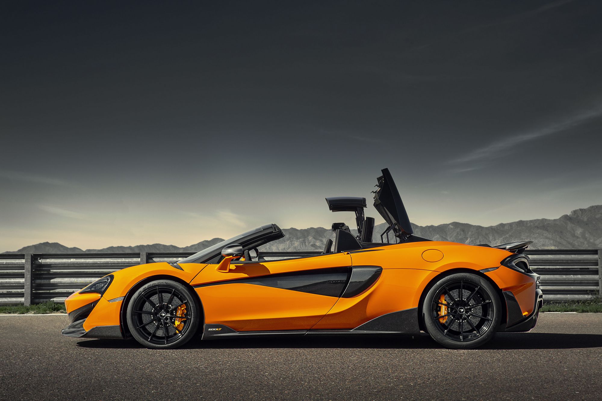 McLaren-600LT-Spider-14 Bask In The Glory Of The Colorful McLaren 600LT Spider