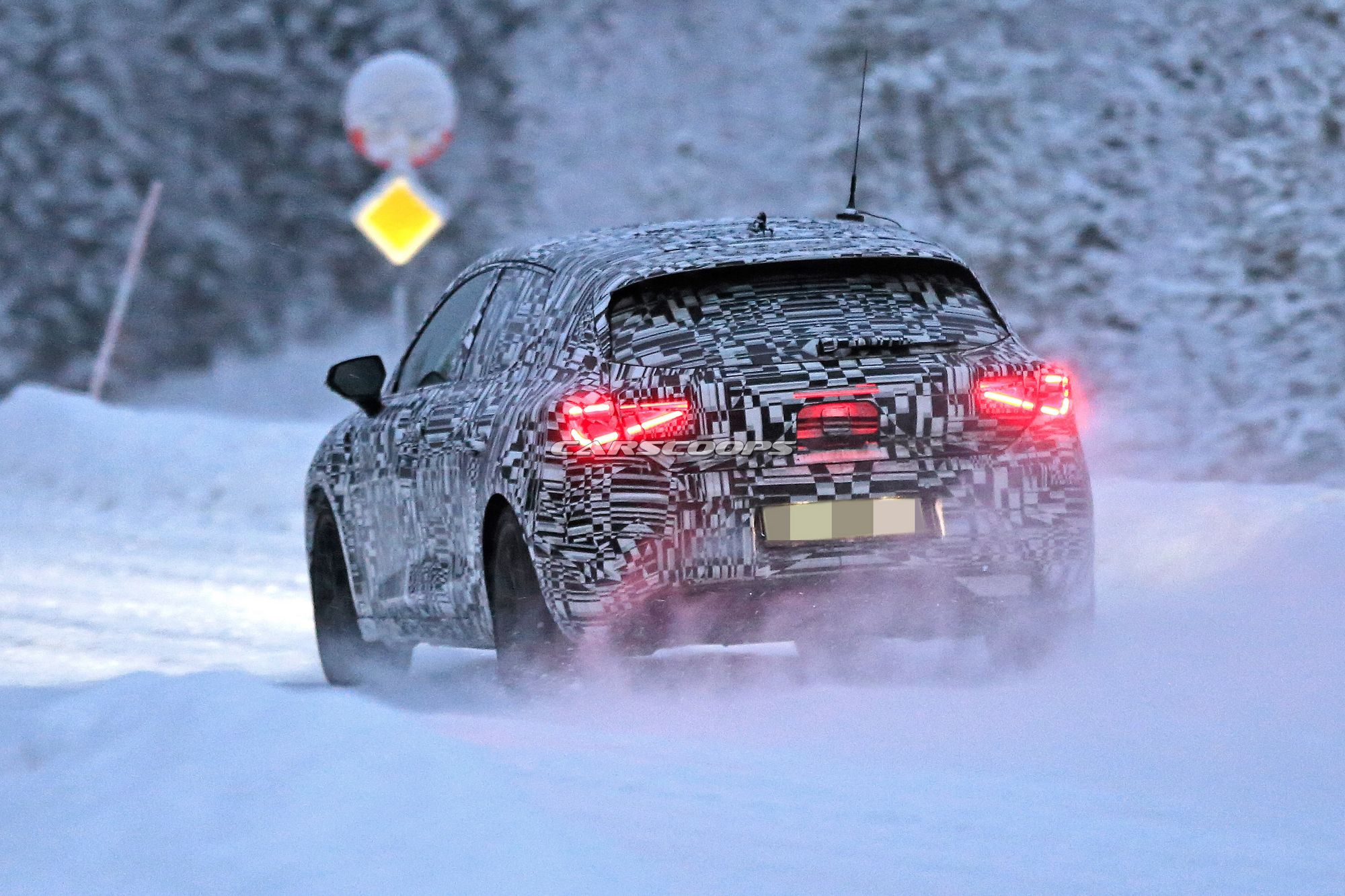 Seat-Leon-Spy-Shots-8 Next Gen Seat Leon To Use Golf Platform And Hybrid Powertrains