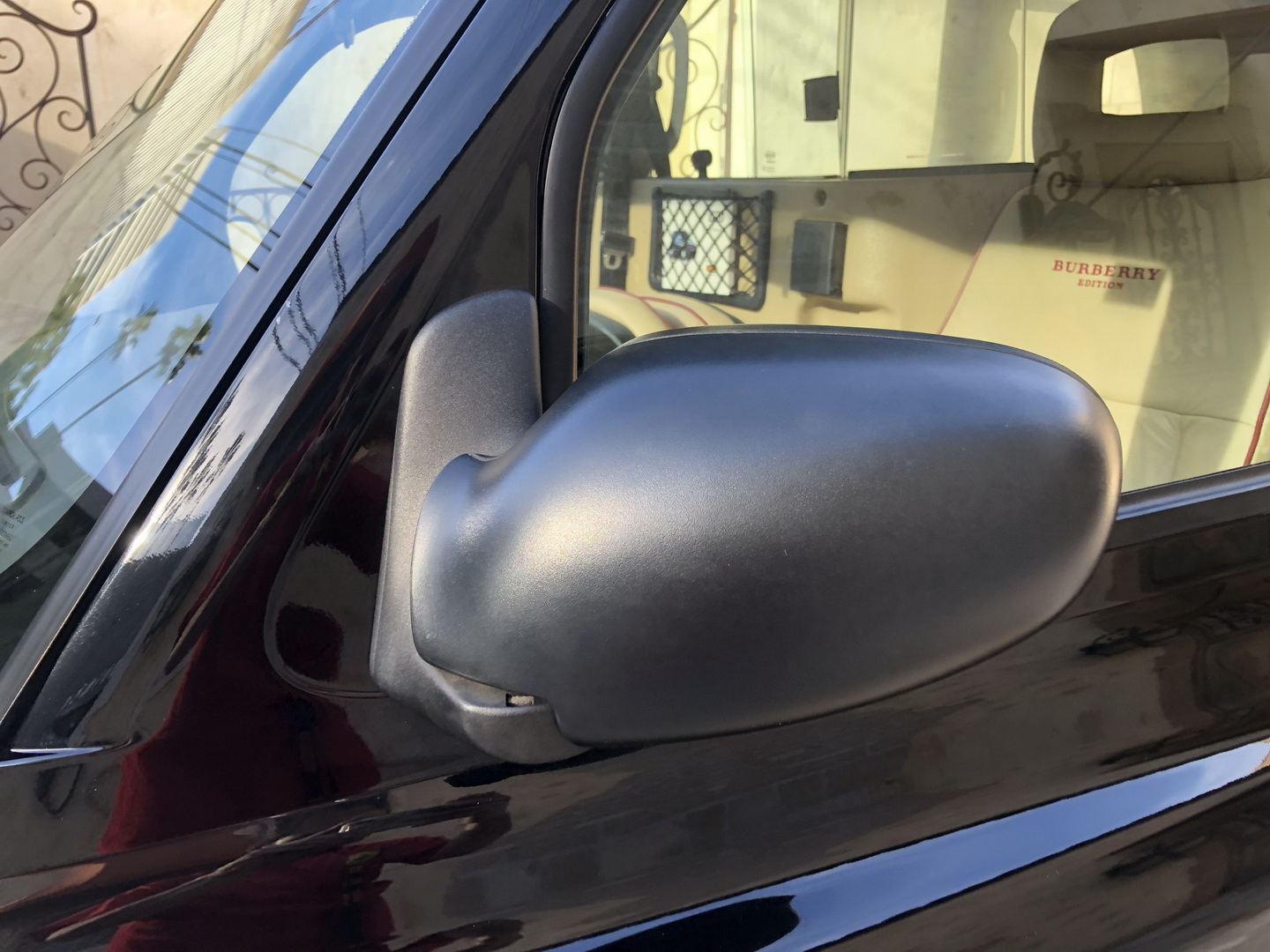 2002 london taxi burberry edition neiman marcus 9 Did You Know Neiman Marcus Offered A London Taxi Burberry Edition In The States?