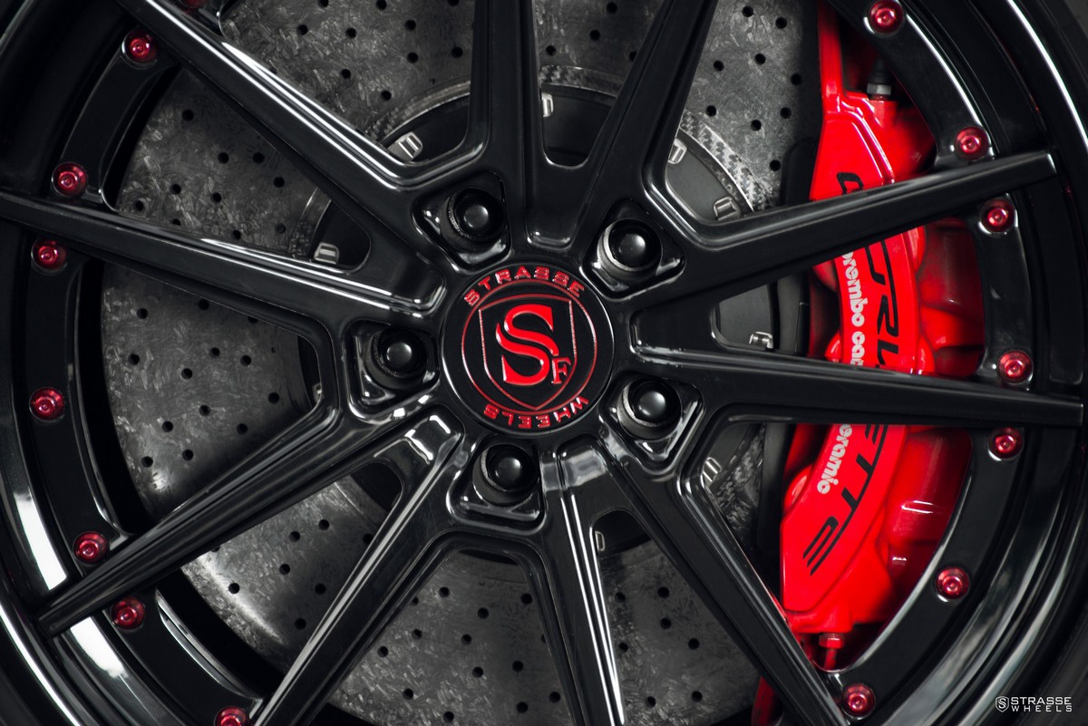 Chevrolet-Corvette-ZR1-Strasse-4 Customized Corvette ZR1 Looks Like A Tiger Ready To Pounce