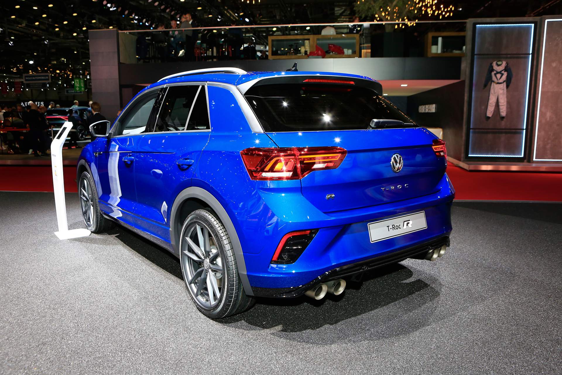 89 VW T-Roc R Unveiled With 300 PS, Does 0-100 Km/h In 4.9 Seconds