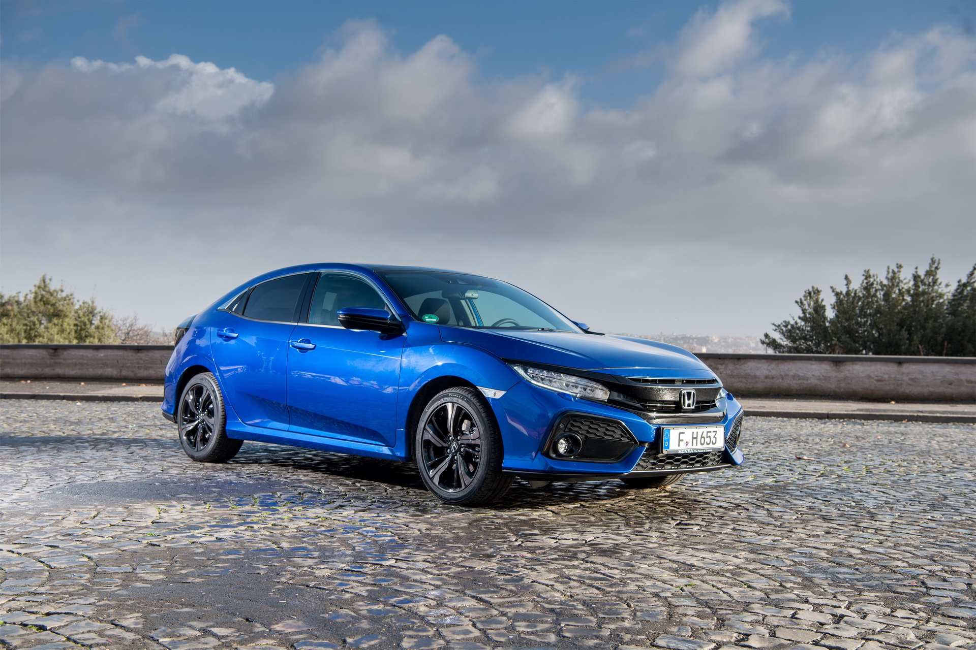 2019-Honda-Civic-Hatch-01 Honda Cuts Back Production Of Civic And Accord, Acura Is Not Affected – Yet