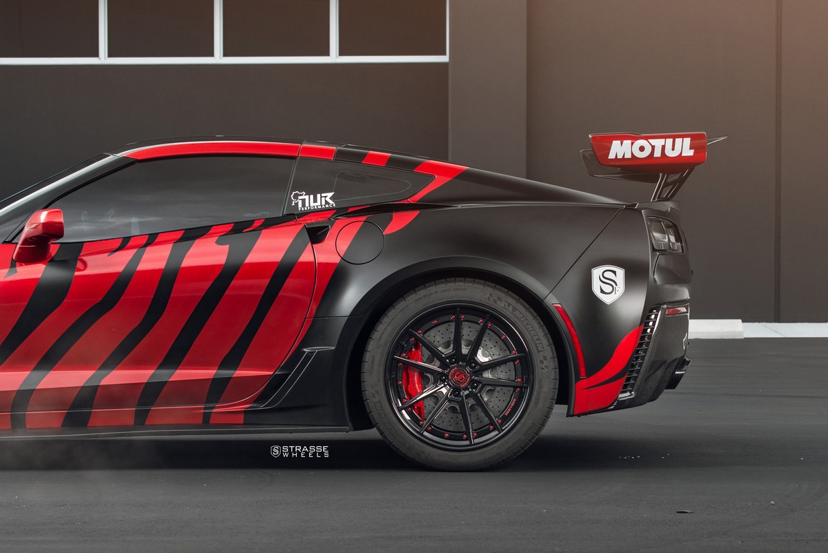 Chevrolet-Corvette-ZR1-Strasse-9 Customized Corvette ZR1 Looks Like A Tiger Ready To Pounce