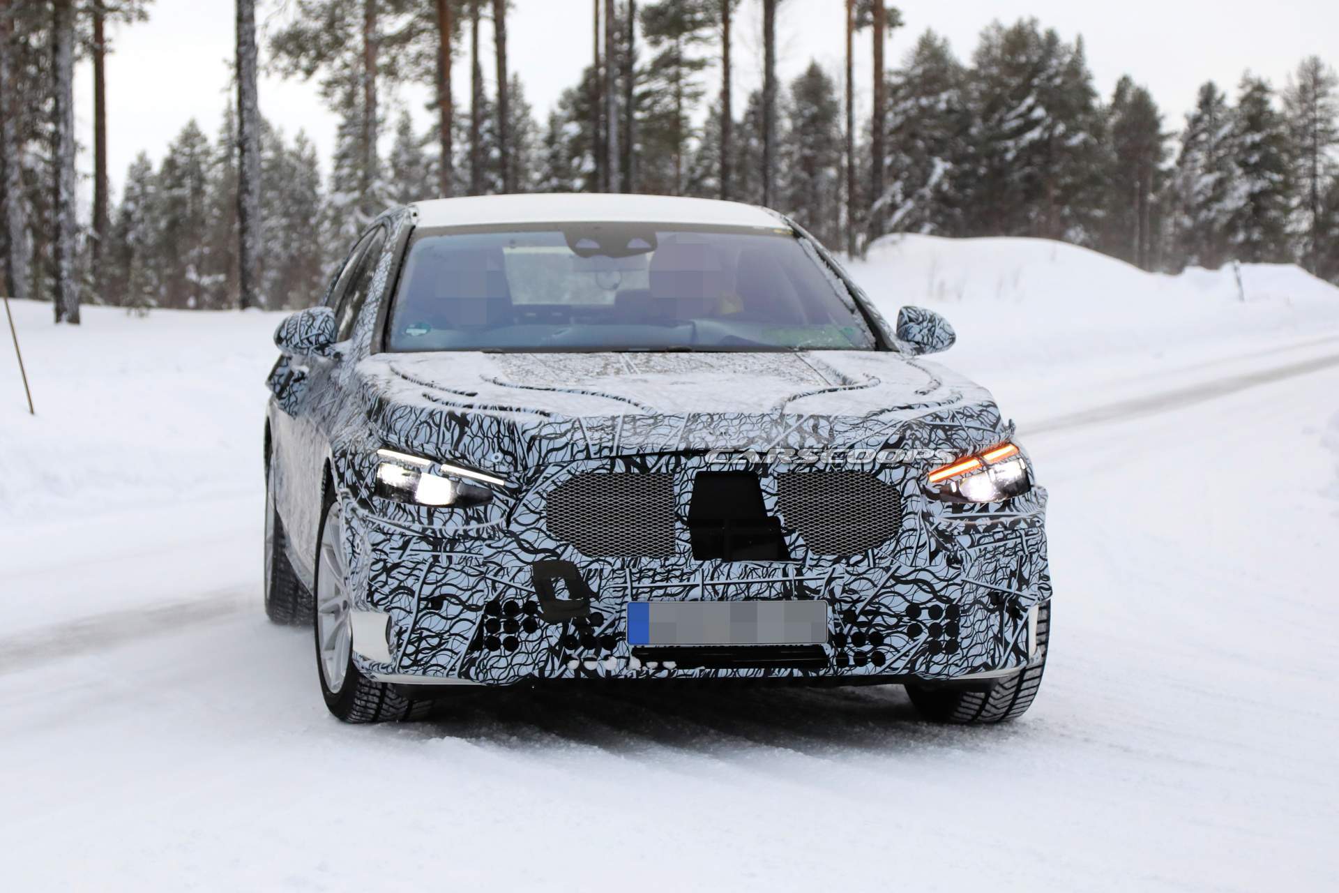 2020 Mercedes-Benz S-Class spy shots 4 2020 Mercedes S-Class Gets Huge Touchscreen, Looks Bigger Than iPad Pro 12.9 (Video)