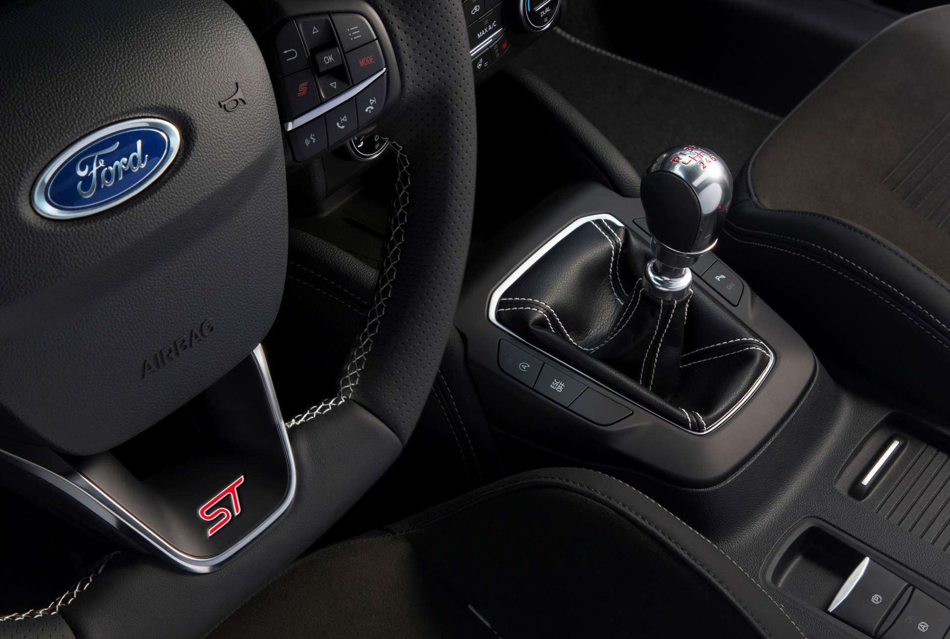 2019 Ford Focus ST 9 2019 Ford Focus ST Ready To Go On Sale In The UK, Starting From £29,495