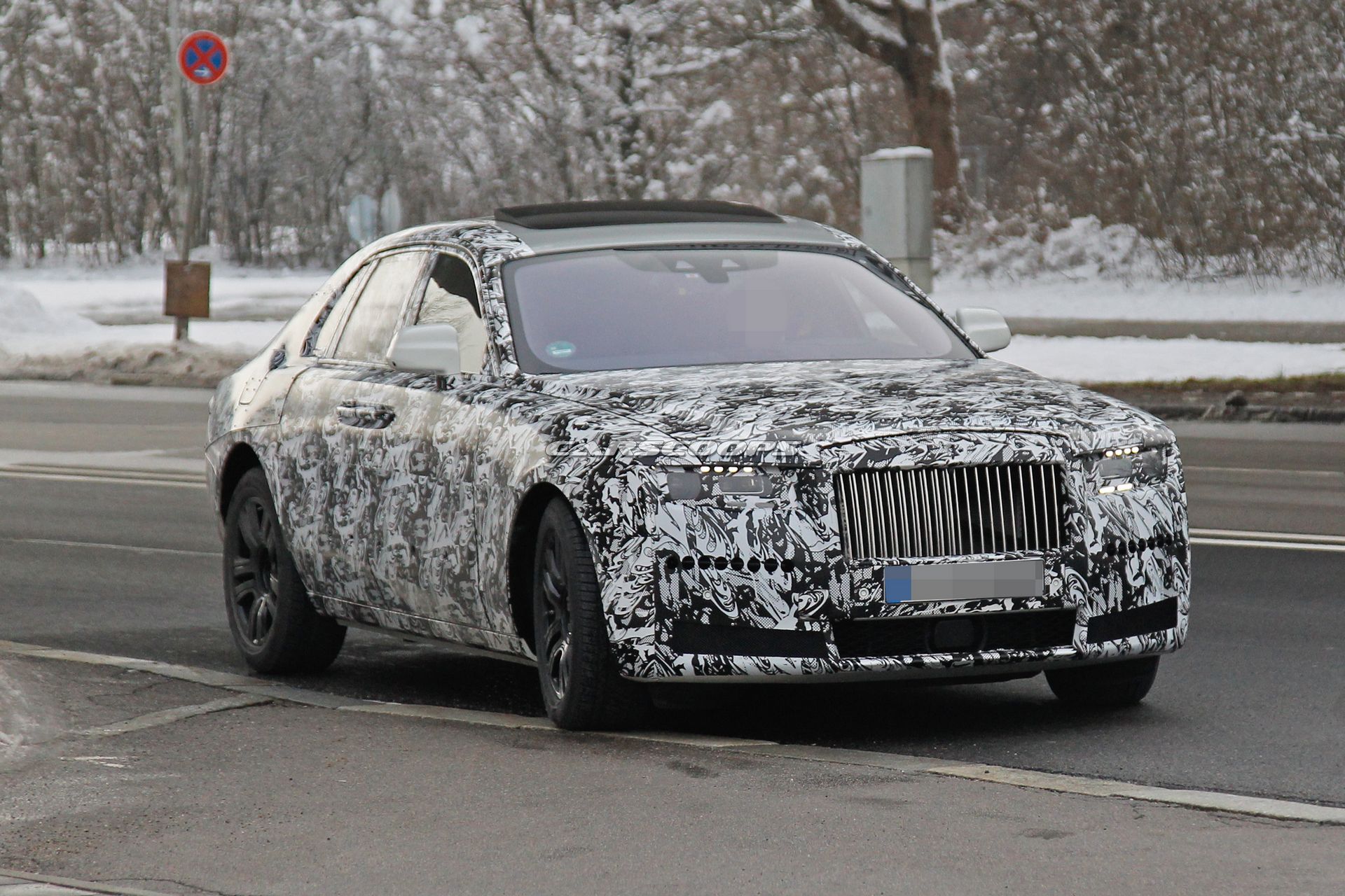 Rolls-Royce-Ghost-Spy-Shots-5 Next-Gen Rolls-Royce Ghost Due In 2021, Will Remain A Baby Phantom