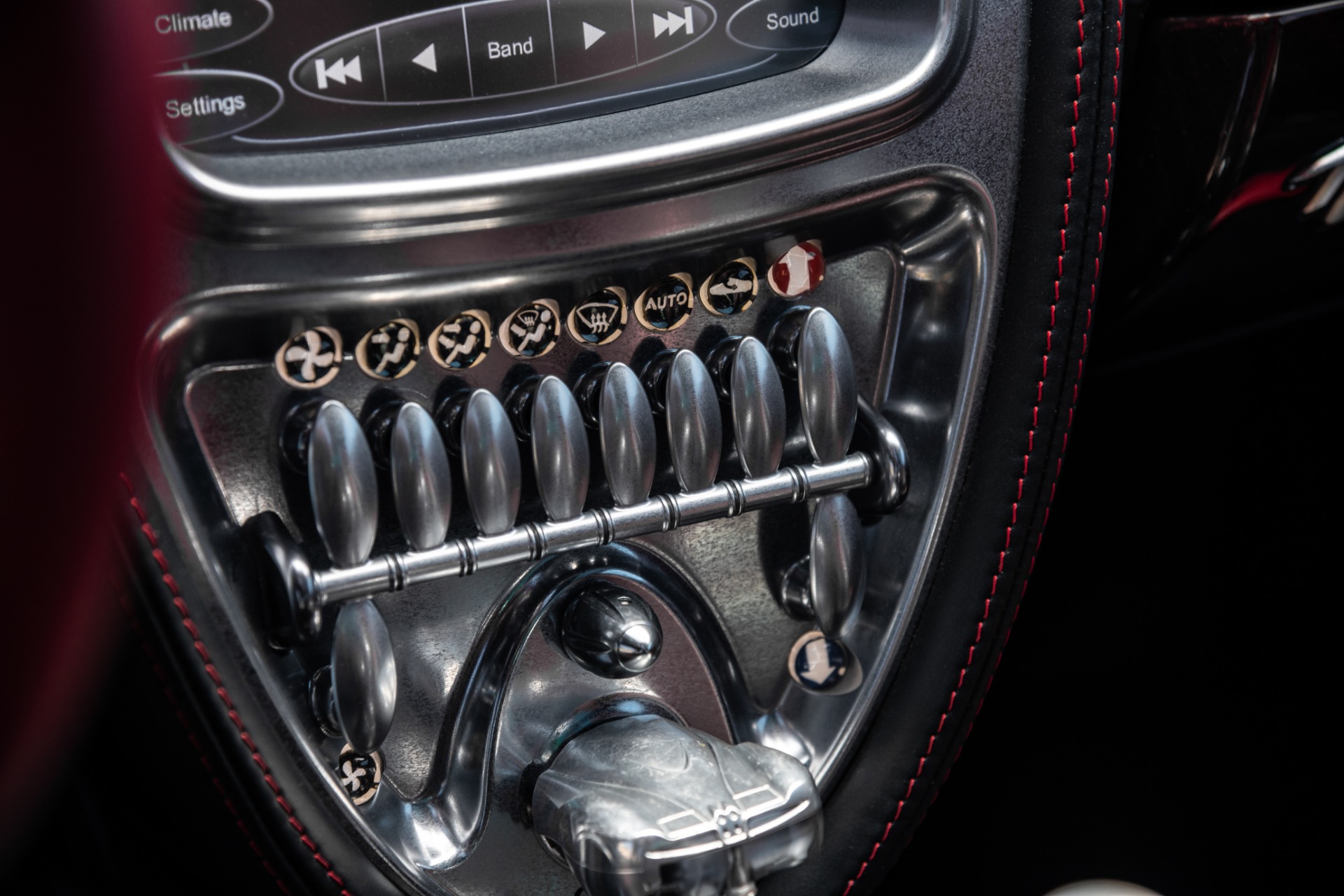 Pagani-Huayra-For-Sale-23 Red Carbon Pagani Huayra Could Be The Perfect Late Valentine’s Gift