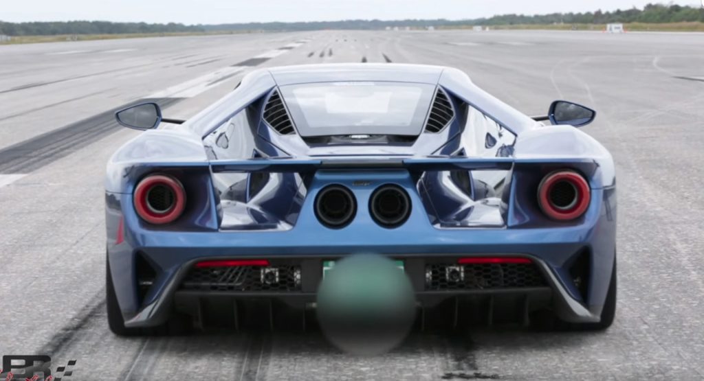  This Is What Doing 210 MPH In A Ford GT Really Looks Like