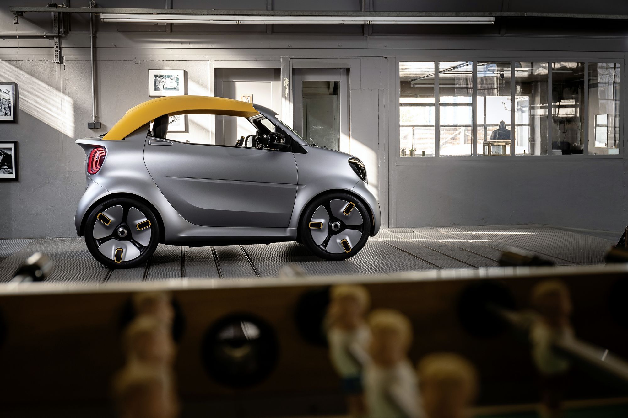 Smart-Forease-Geneva-7 Smart Forease+ Concept Is A Tiny Funky Speedster For The City