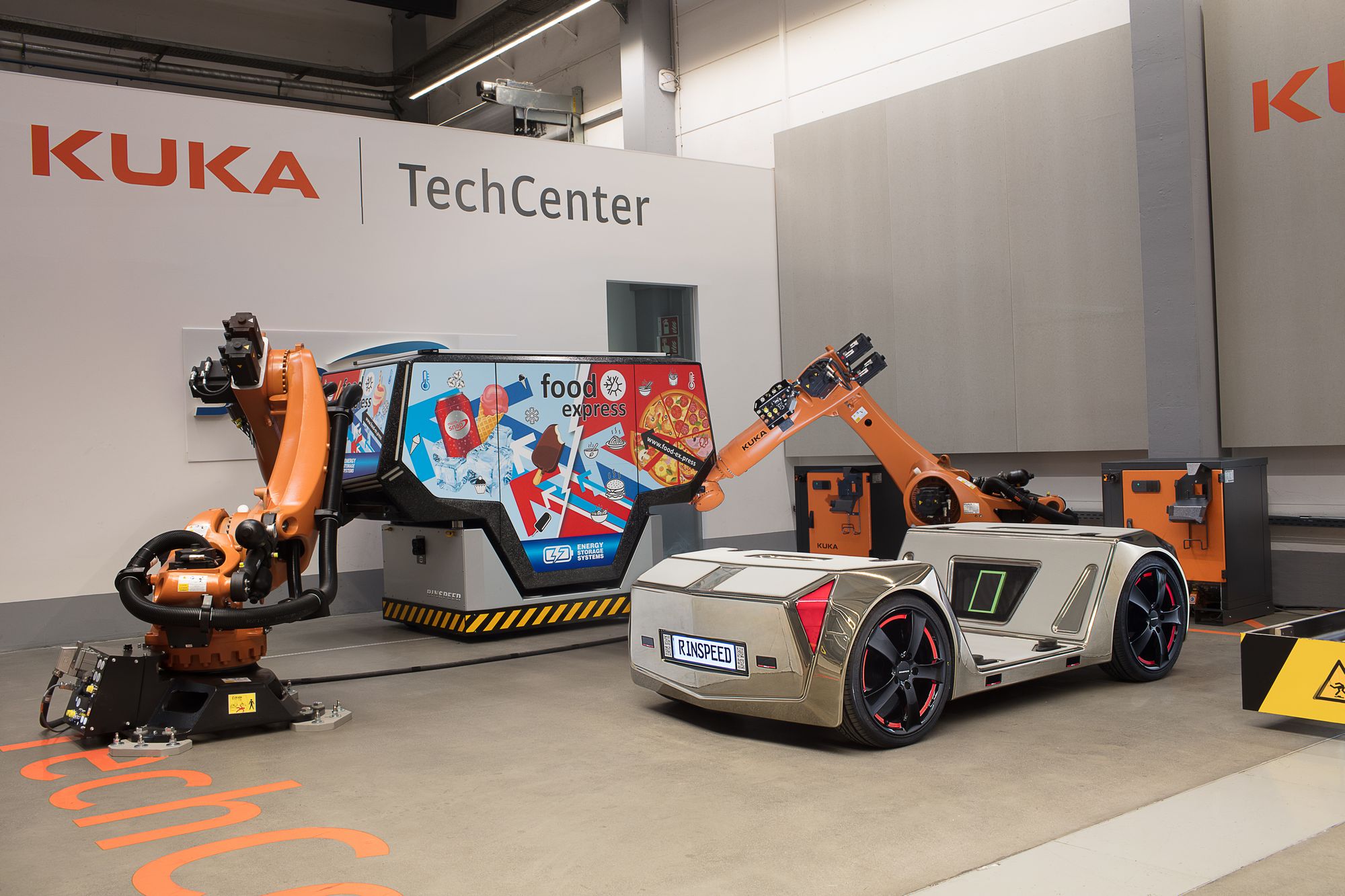 Rinspeed-microSNAP-10 Rinspeed microSNAP Is The EV Pod With A Thousand Faces