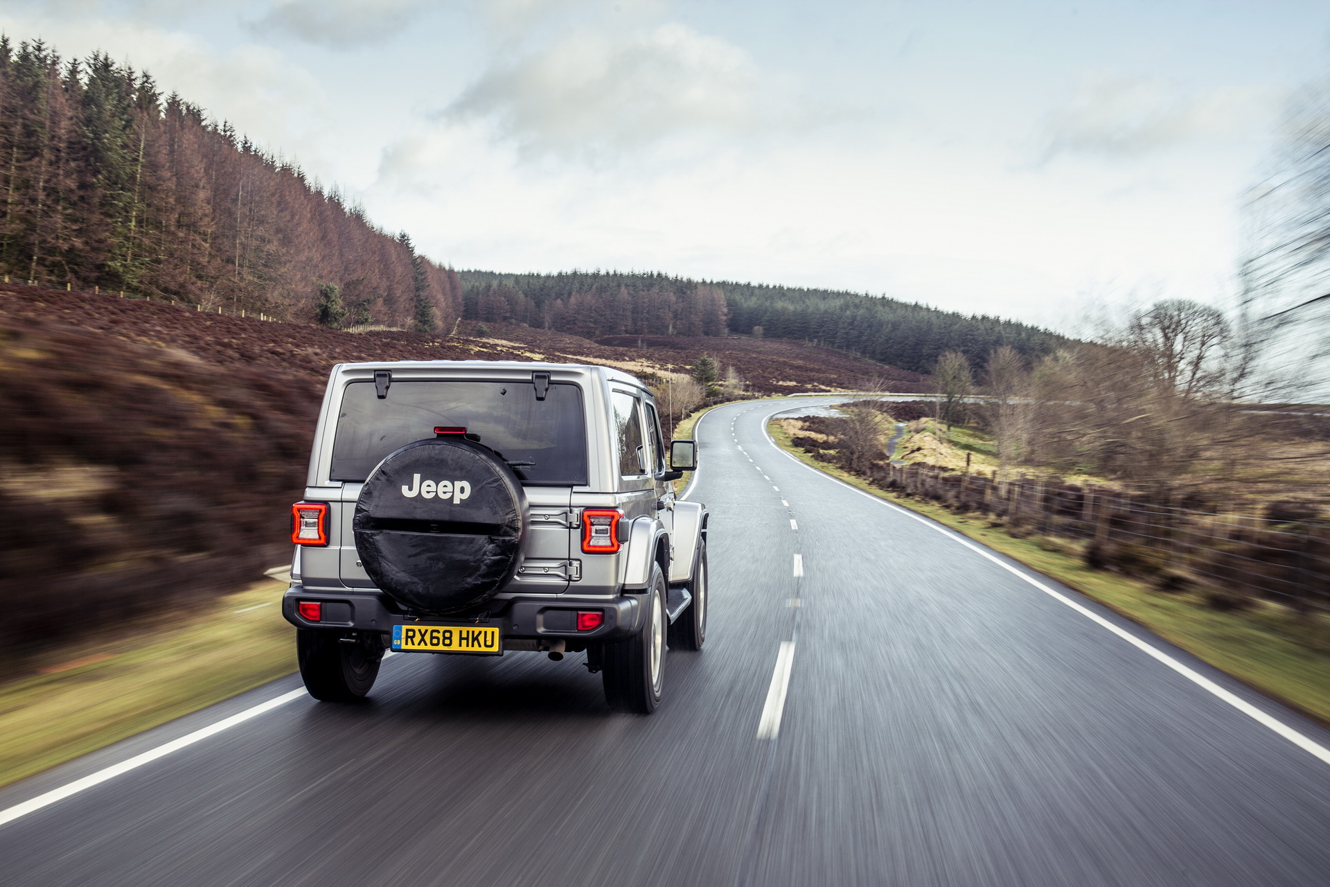 2019-Jeep-Wrangler-UK-08 2019 Jeep Wrangler Gains Four-Cylinder Petrol Option In The UK