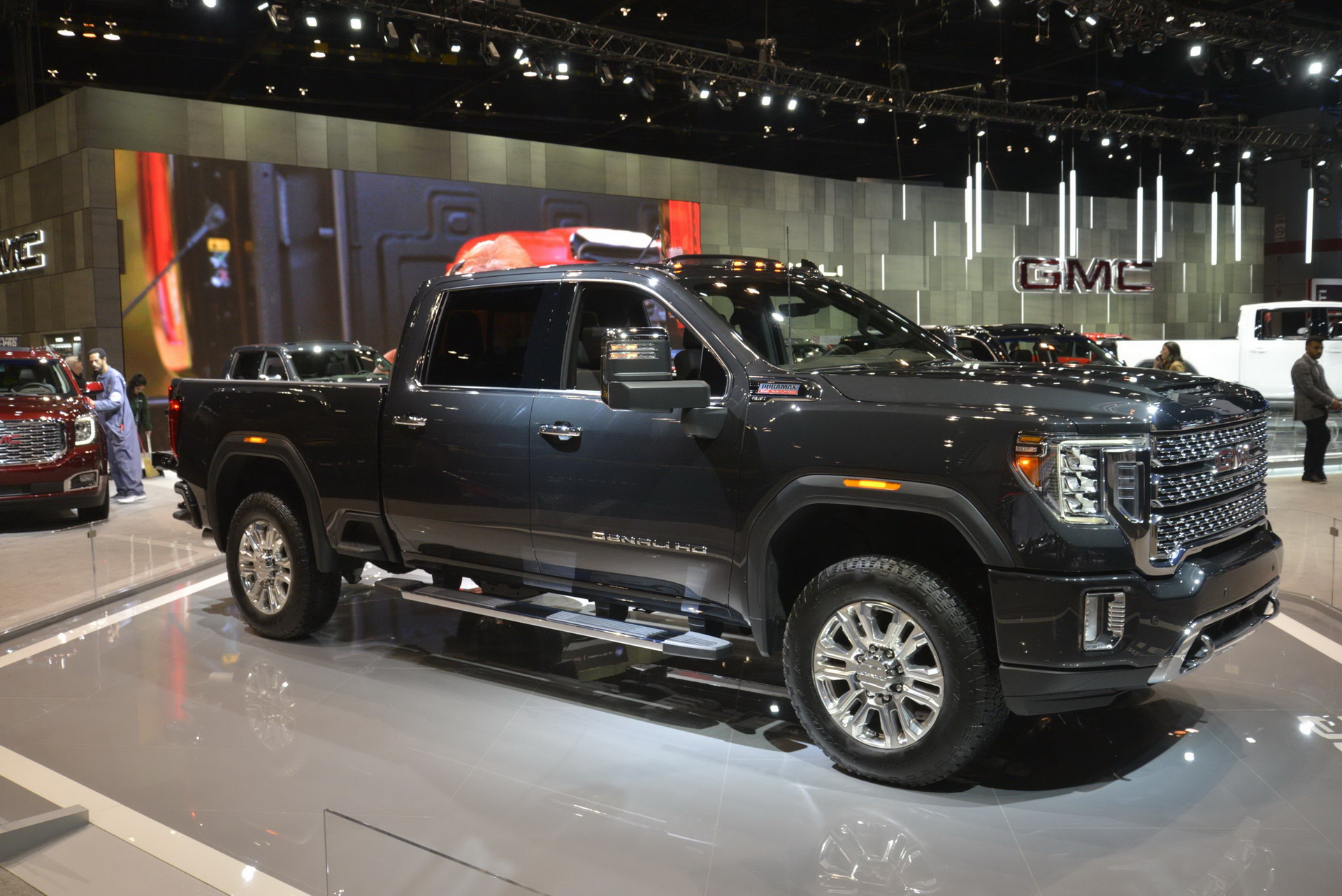 2020 gmc sierra hd chicago live pics 1 2020 GMC Sierra HD Brings Clever New Tech To The Windy City