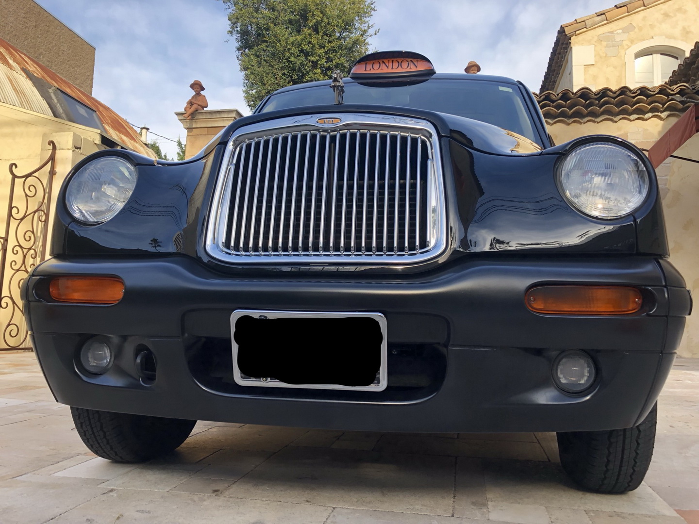 2002 london taxi burberry edition neiman marcus 25 Did You Know Neiman Marcus Offered A London Taxi Burberry Edition In The States?