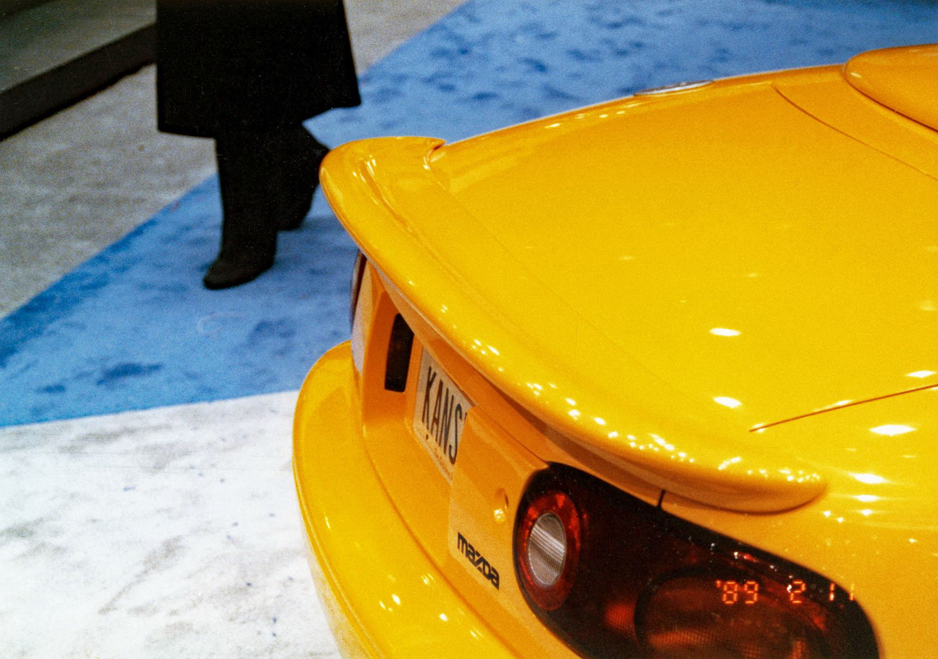 Chicago 1989 MX-5 8 New Mazda MX-5 30th Anniversary Edition Flaunts Exclusive Orange Paint, Alcantara Cabin