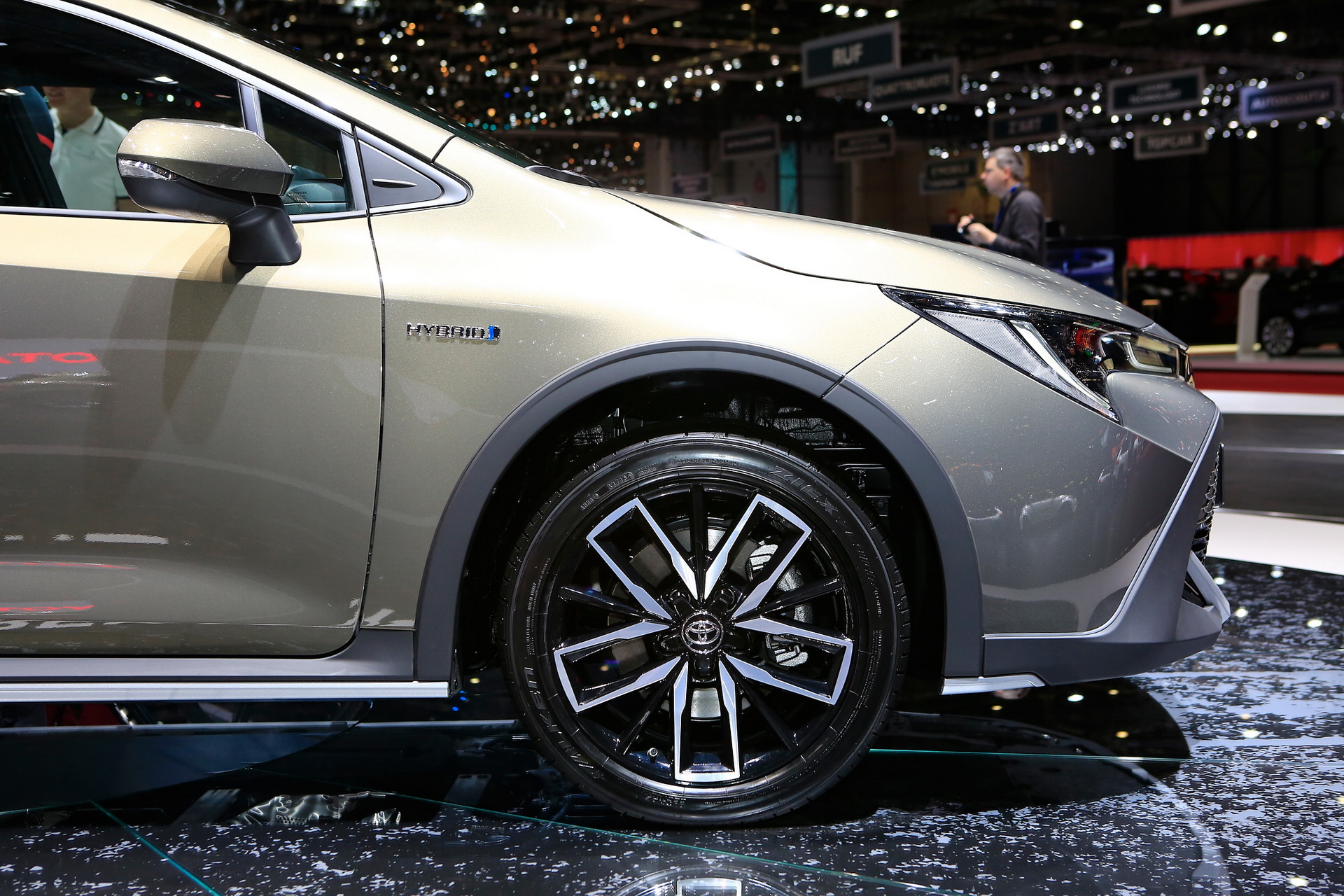 2019-Toyota-Corolla-Trek-05 Toyota Corolla GR Sport And Corolla Trek Join The Model’s European Family