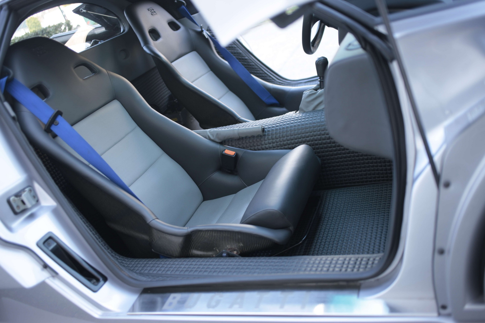 Bugatti-EB220-SS-07 Last EB110 SS Built By Bugatti Is Up For Sale, Any Takers?