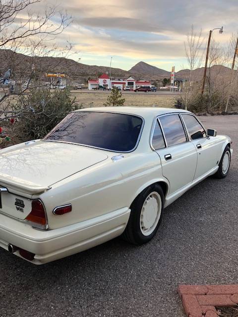 Jaguar-XJ12-TWR-5 Limited-Edition 1986 Jaguar XJ12 TWR Is One Way To Make An Impression