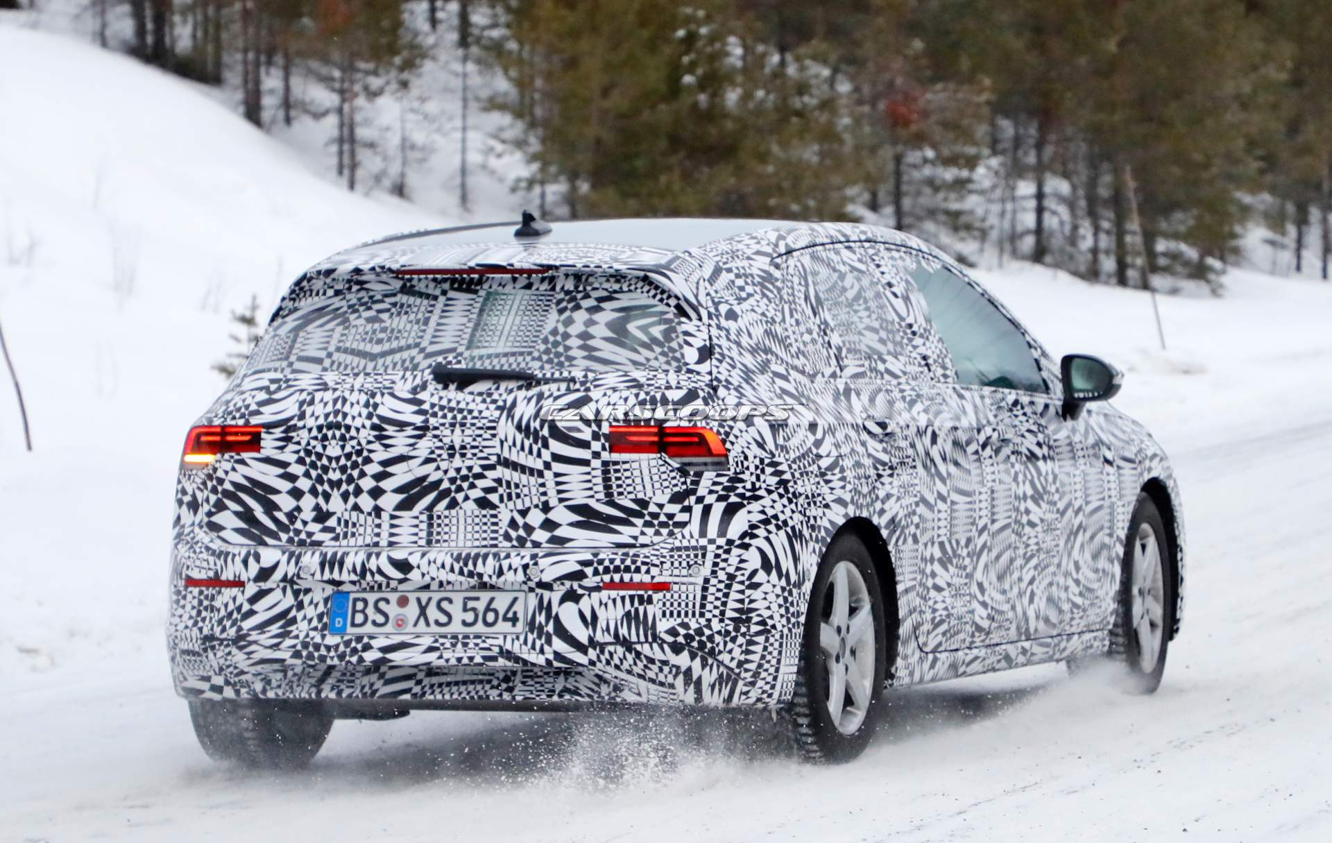 2020 VW Golf spy shots 15 2020 VW Golf Mk8 Insists On Camo Despite Being Caught Completely Undisguised