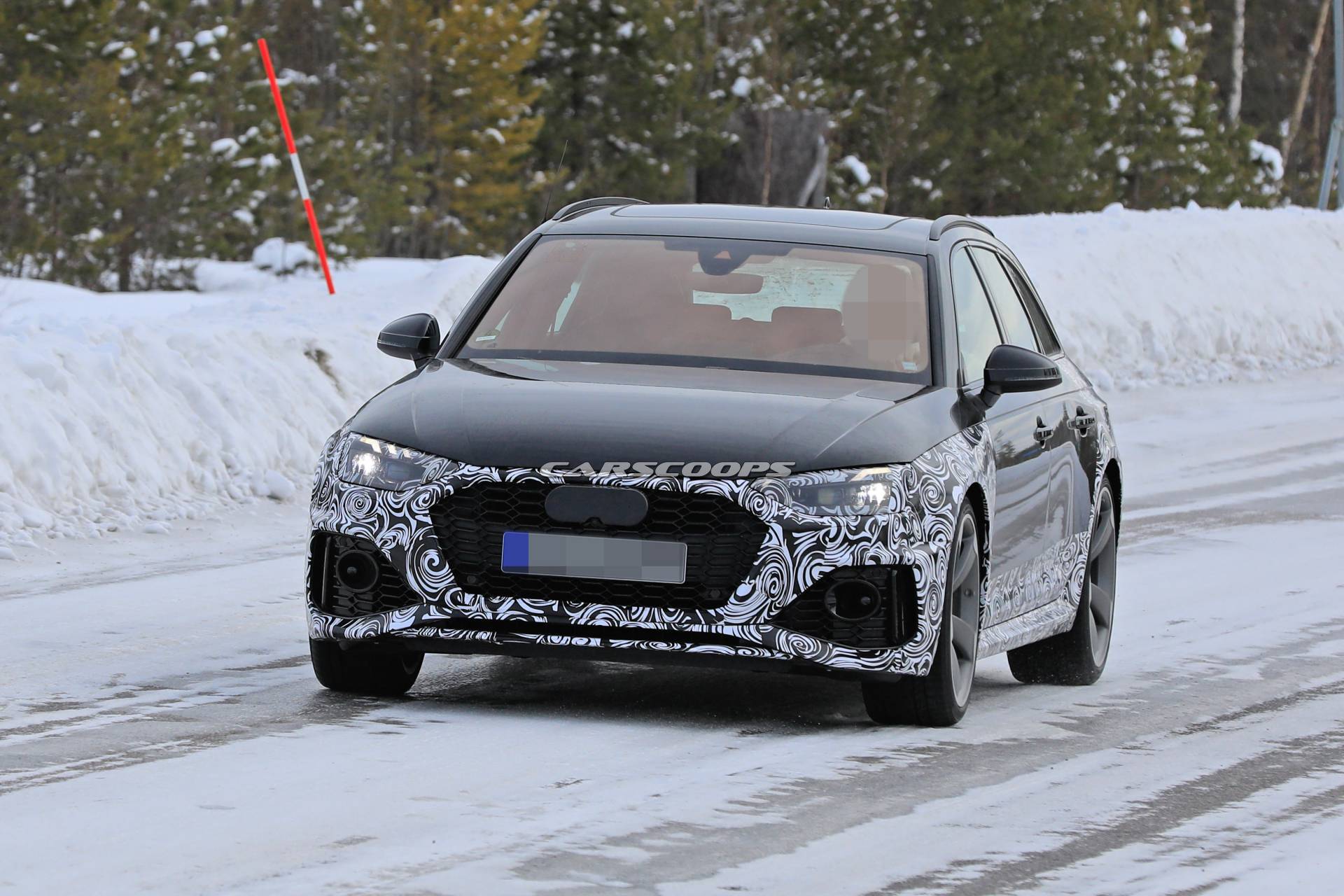 Audi RS4 Avant facelift spy shots 10 Facelifted Audi RS4 Avant Training To Become A Successful Sequel To A Classic