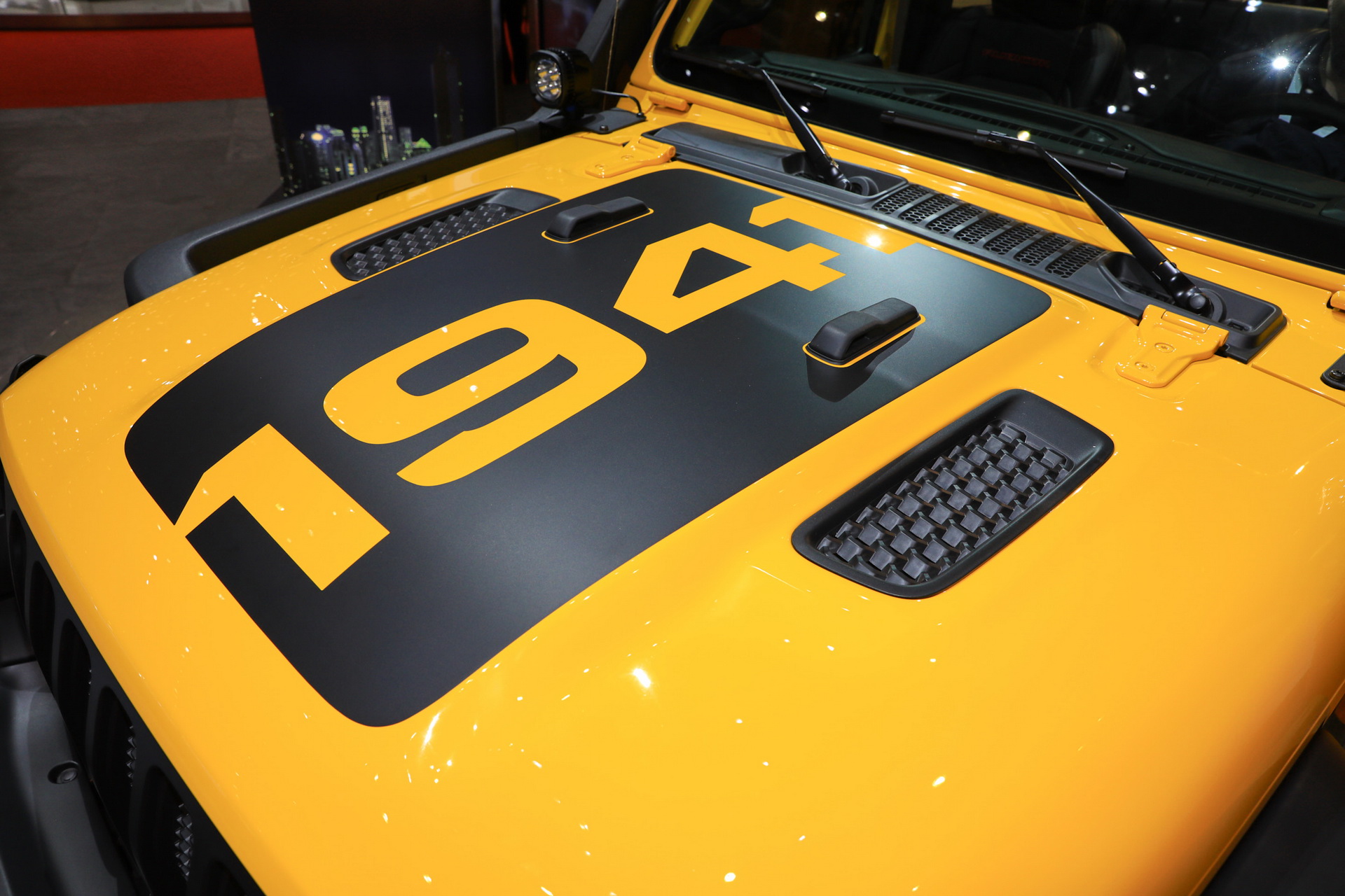 mopar jeep wrangler rubicon 1941 livepics 15 Jeep Wrangler Rubicon 1941 Can (Almost) Be Your Yellow Submarine