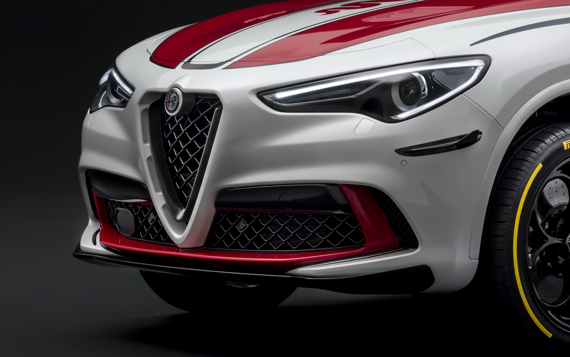alfa romeo giulia stelvio qv racing 37 Alfa Romeo Giulia And Stelvio QV Racing Editions Reflect Bond With F1