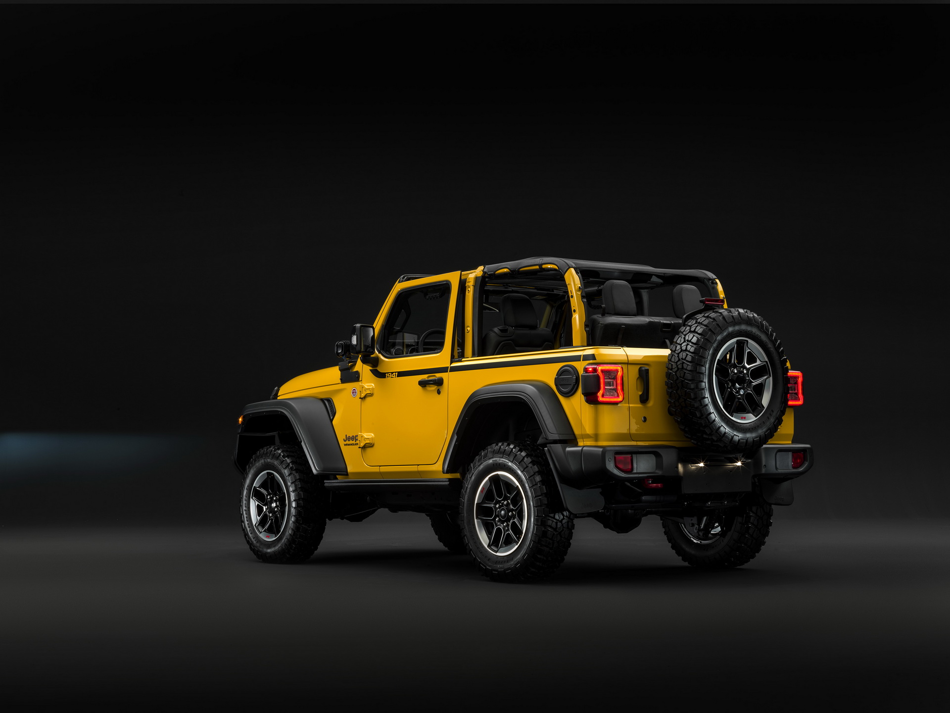 mopar jeep wrangler rubicon 1941 livepics 24 Jeep Wrangler Rubicon 1941 Can (Almost) Be Your Yellow Submarine