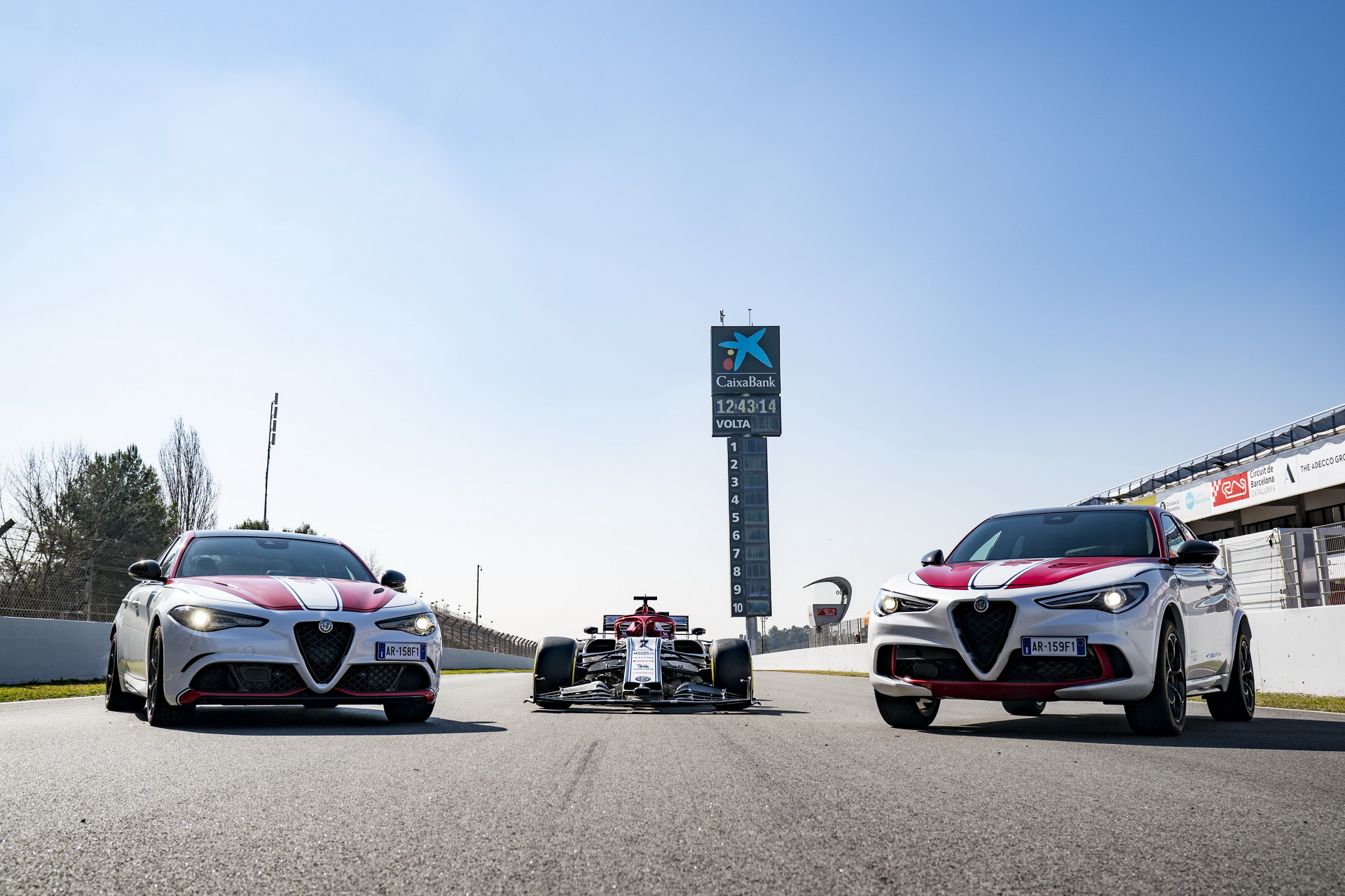 alfa romeo giulia stelvio qv racing 24 Alfa Romeo Giulia And Stelvio QV Racing Editions Reflect Bond With F1