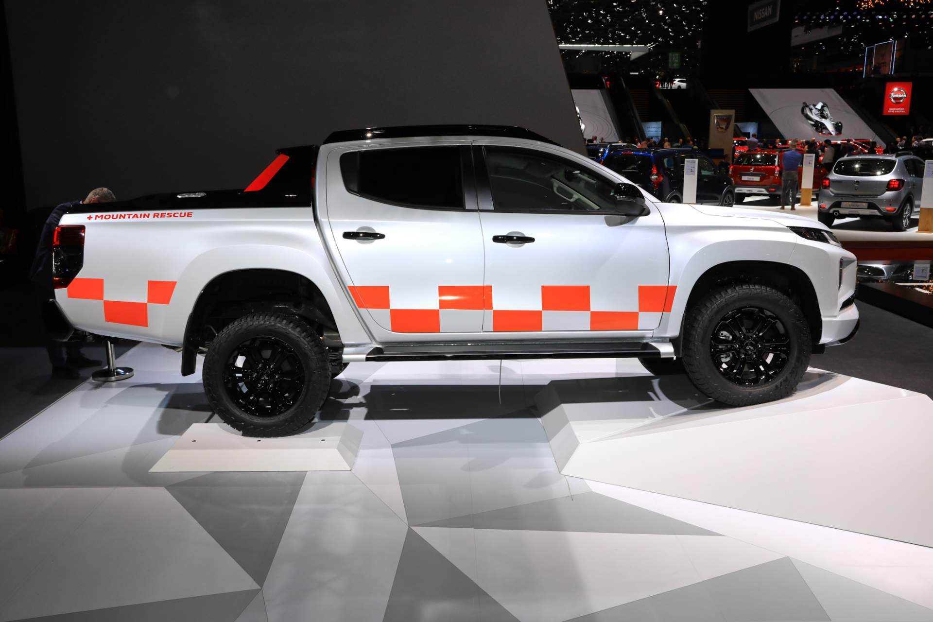 Mitsubishi L200 facelift Euro-spec at 2019 Geneva Motor Show 13 Europe’s 2019 Mitsubishi L200 Adopts New Family Face, 2.2L Turbo Diesel