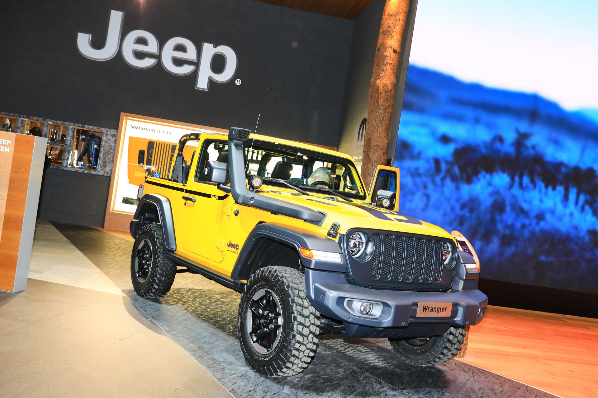 mopar jeep wrangler rubicon 1941 livepics 18 Jeep Wrangler Rubicon 1941 Can (Almost) Be Your Yellow Submarine