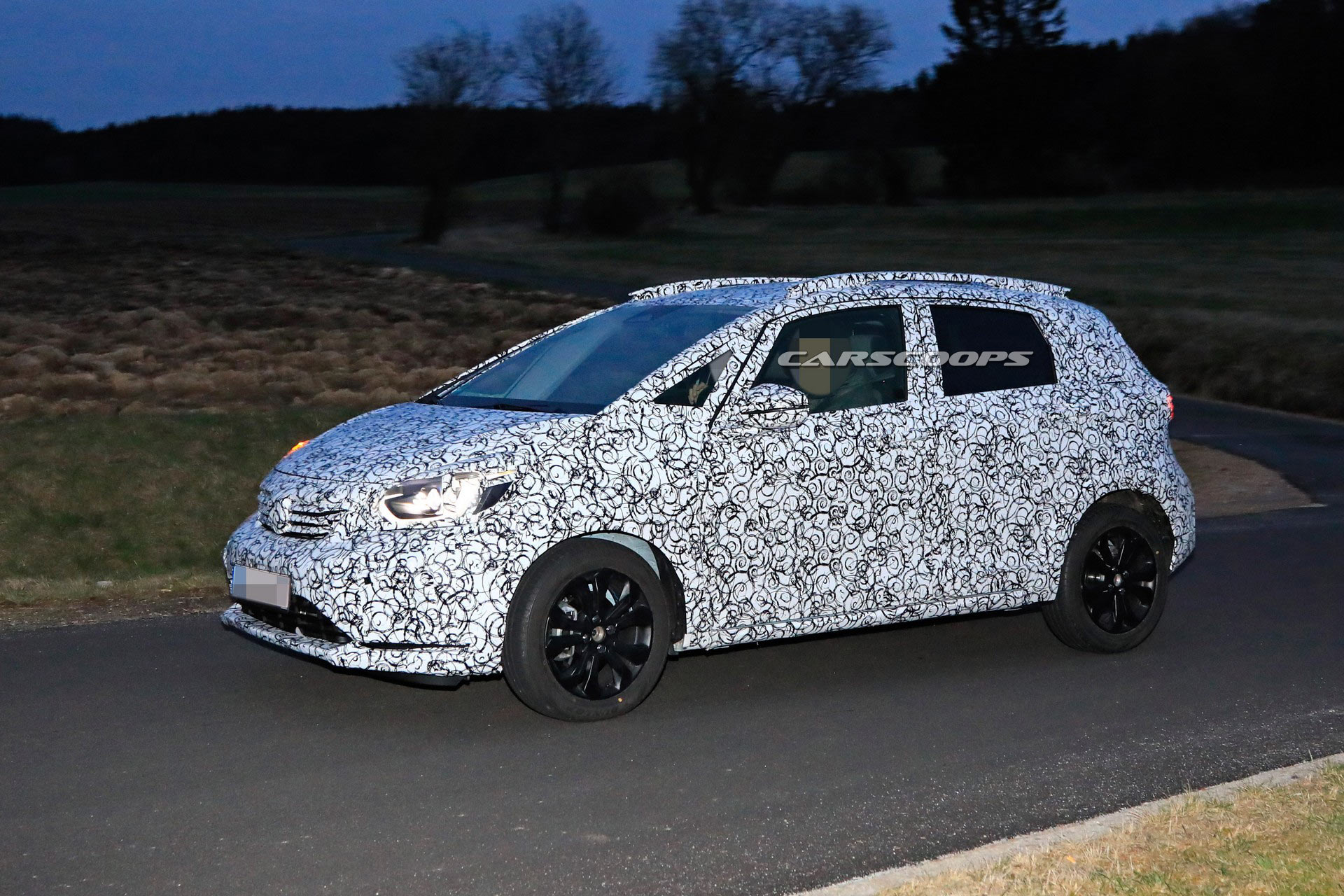 2020-Honda-Fit-4 2020 Honda Fit / Jazz Spied In Standard And Crossover Trims, Shows Off New Interior
