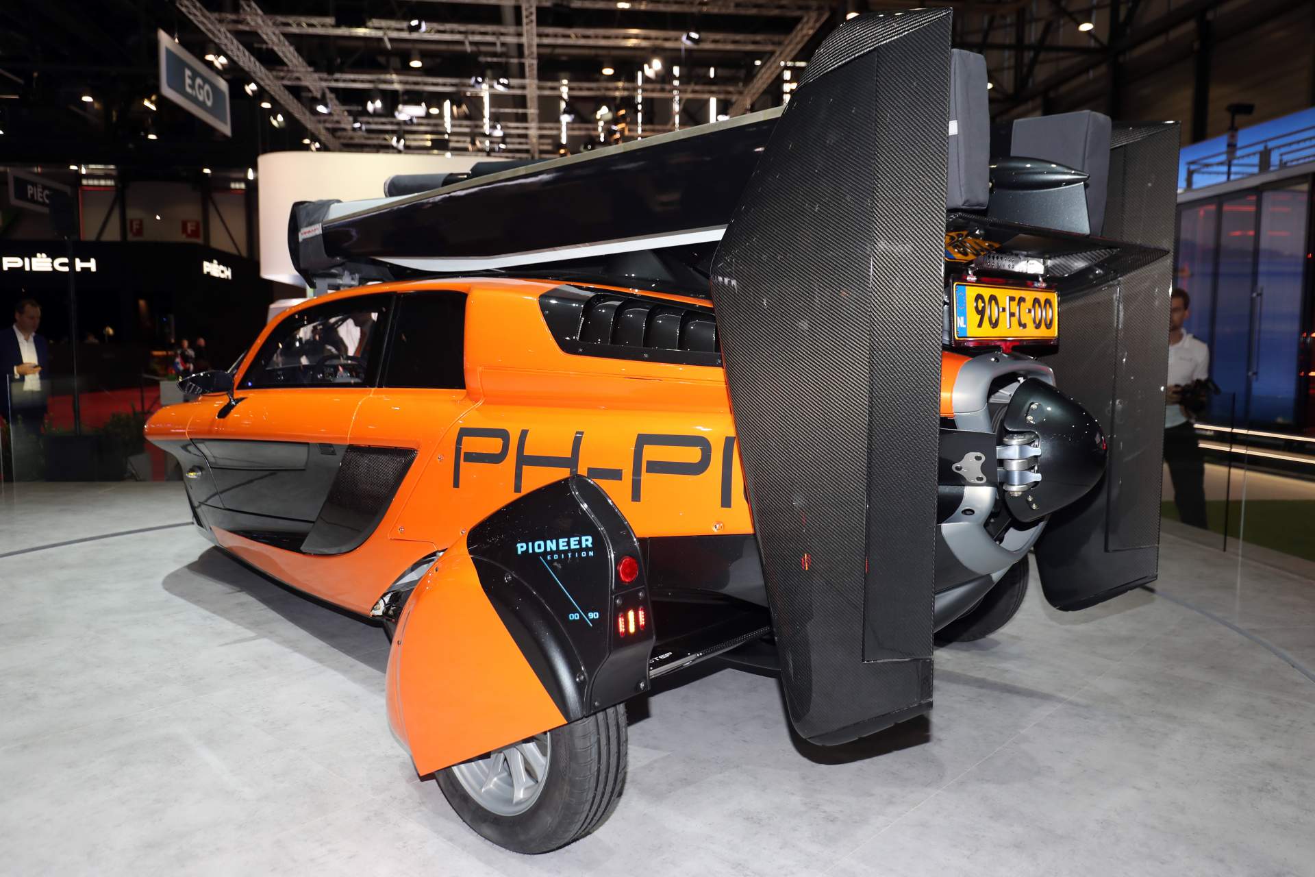 PAL-V Liberty Pioneer Edition 5 PAL-V Liberty Pioneer Edition Flying Car Will Set You Back $599,000