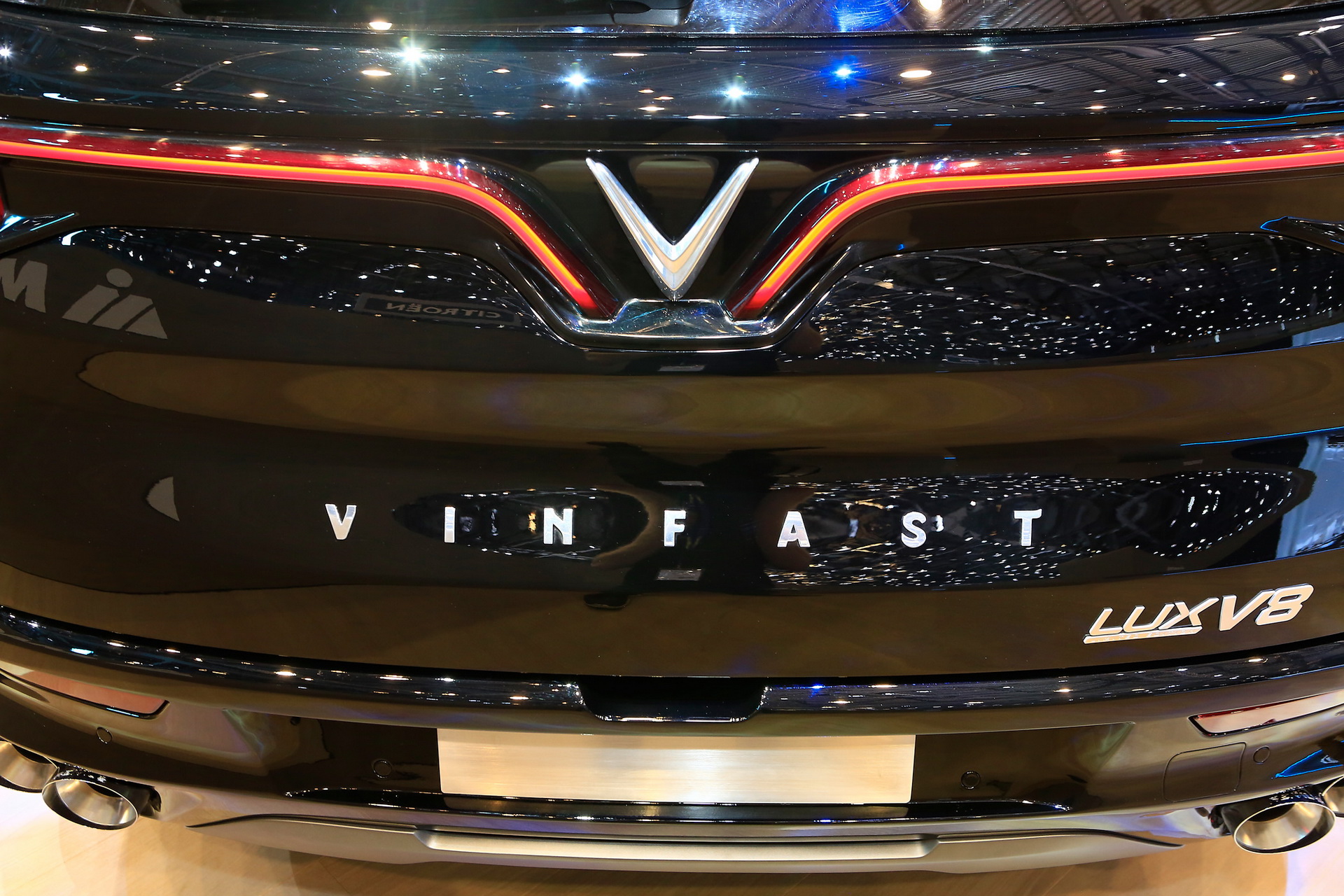 VinFast-Lux-V8-20 Vinfast Lux V8 Is A Posh 455HP Vietnamese SUV That Can Hit 186MPH