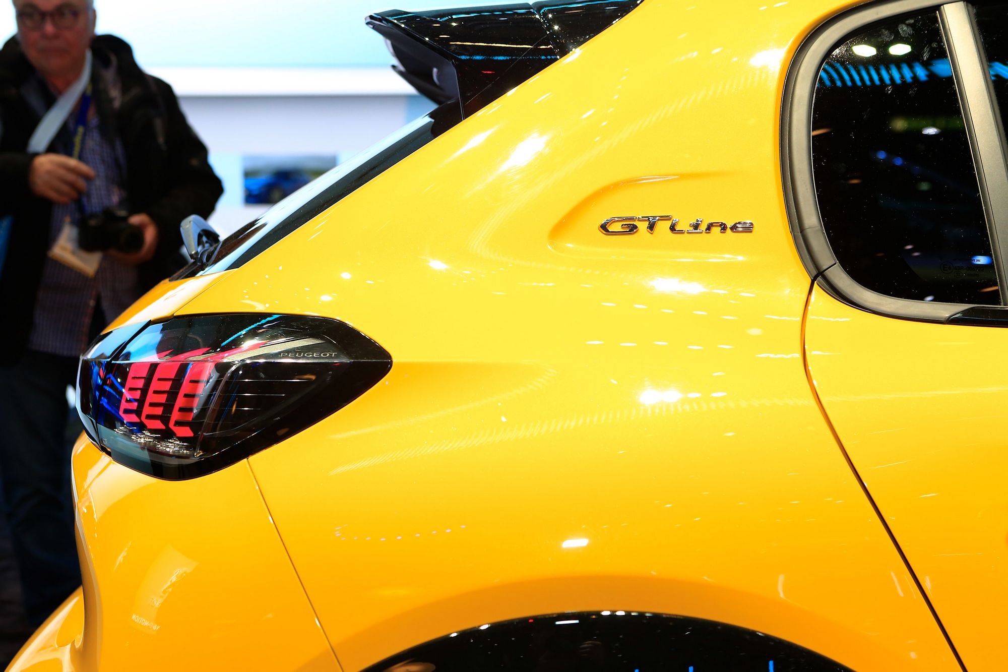 Peugeot-208-Geneva-10 New Peugeot 208 Is A Supermini With Sex Appeal