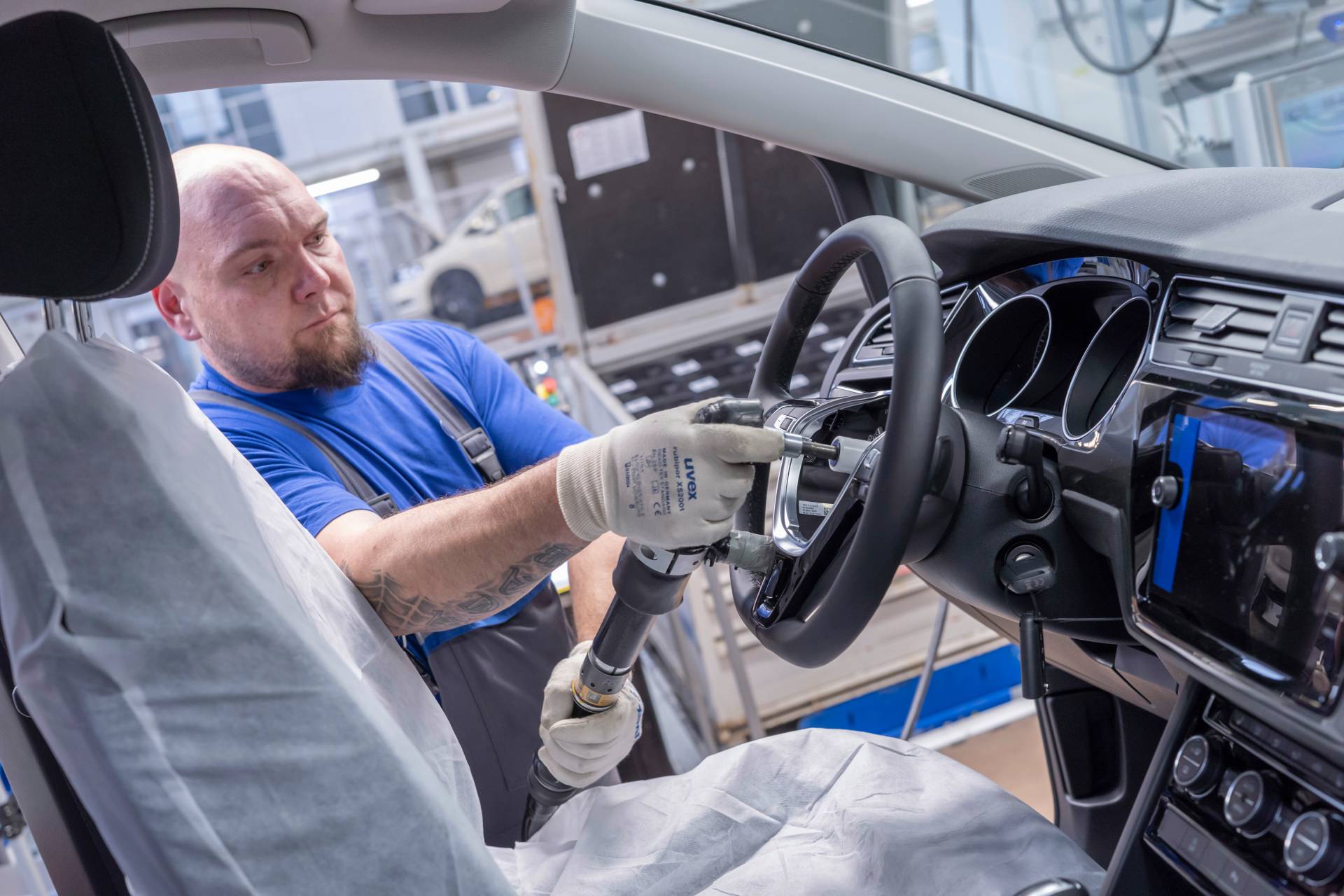 Volkswagen Wolfsburg plant 14 VW To Lay Off Up To 7,000 Employees Via Early Retirement