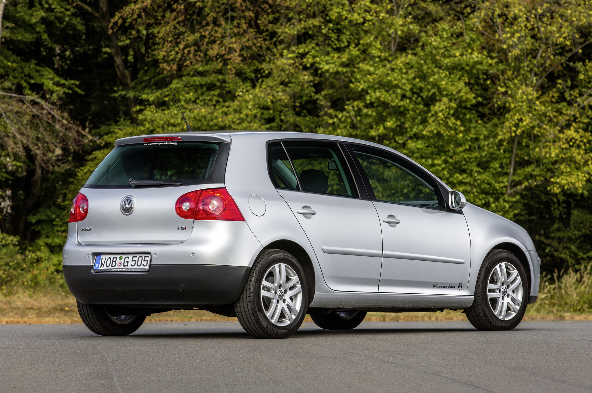 VW-Golf-MK5-02 VW Is Selling A New Golf Every 41 Seconds For 45 Years Now