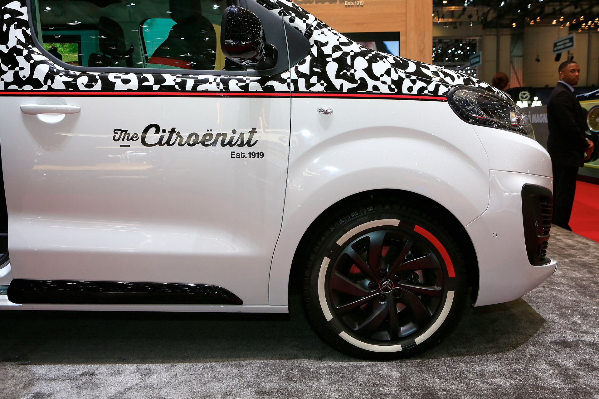 citroen spacetourer concept geneva livepics 3 Citroen’s SpaceTourer Citroenist Concept Is Leisure-Focused