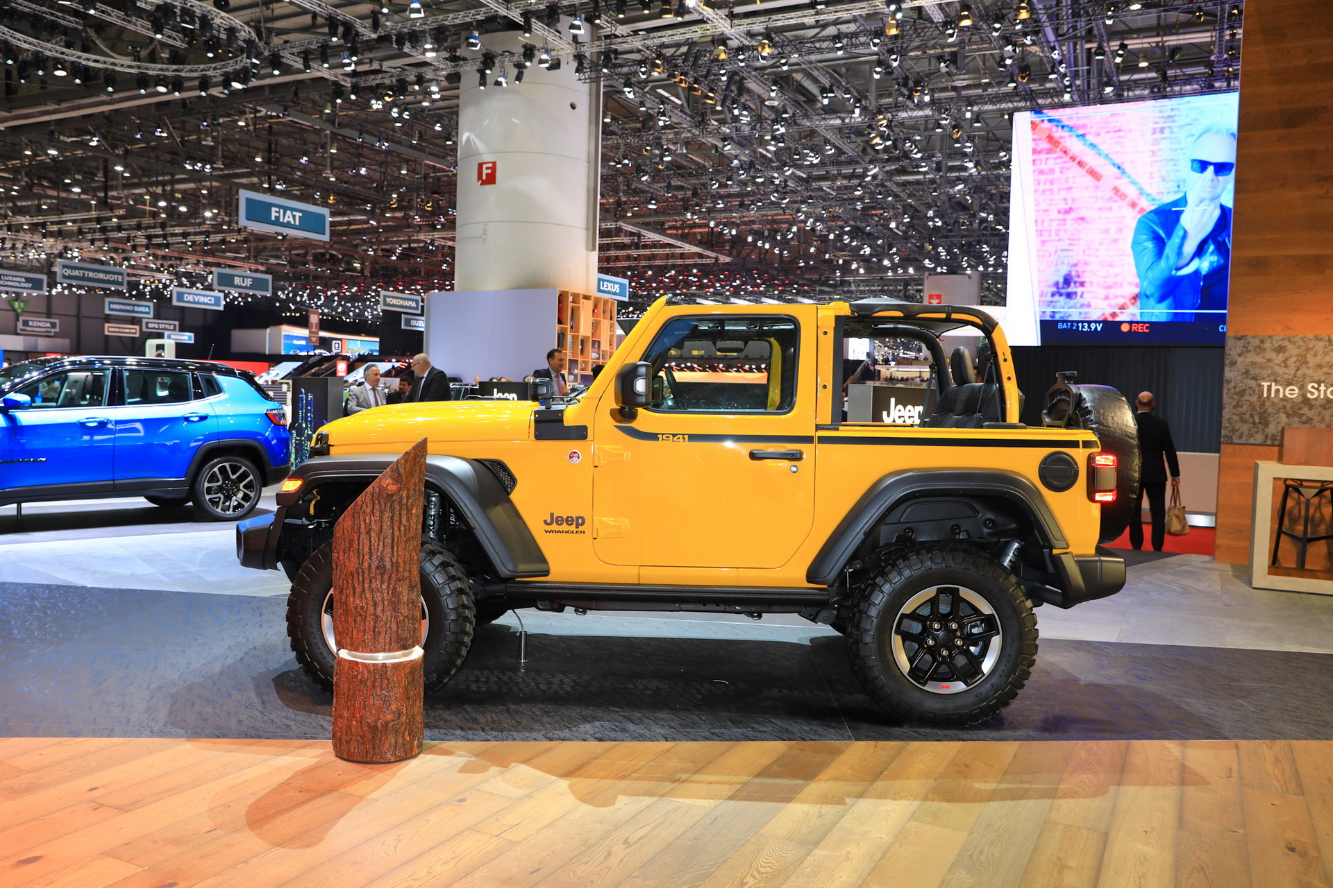 mopar jeep wrangler rubicon 1941 livepics 9 Jeep Wrangler Rubicon 1941 Can (Almost) Be Your Yellow Submarine