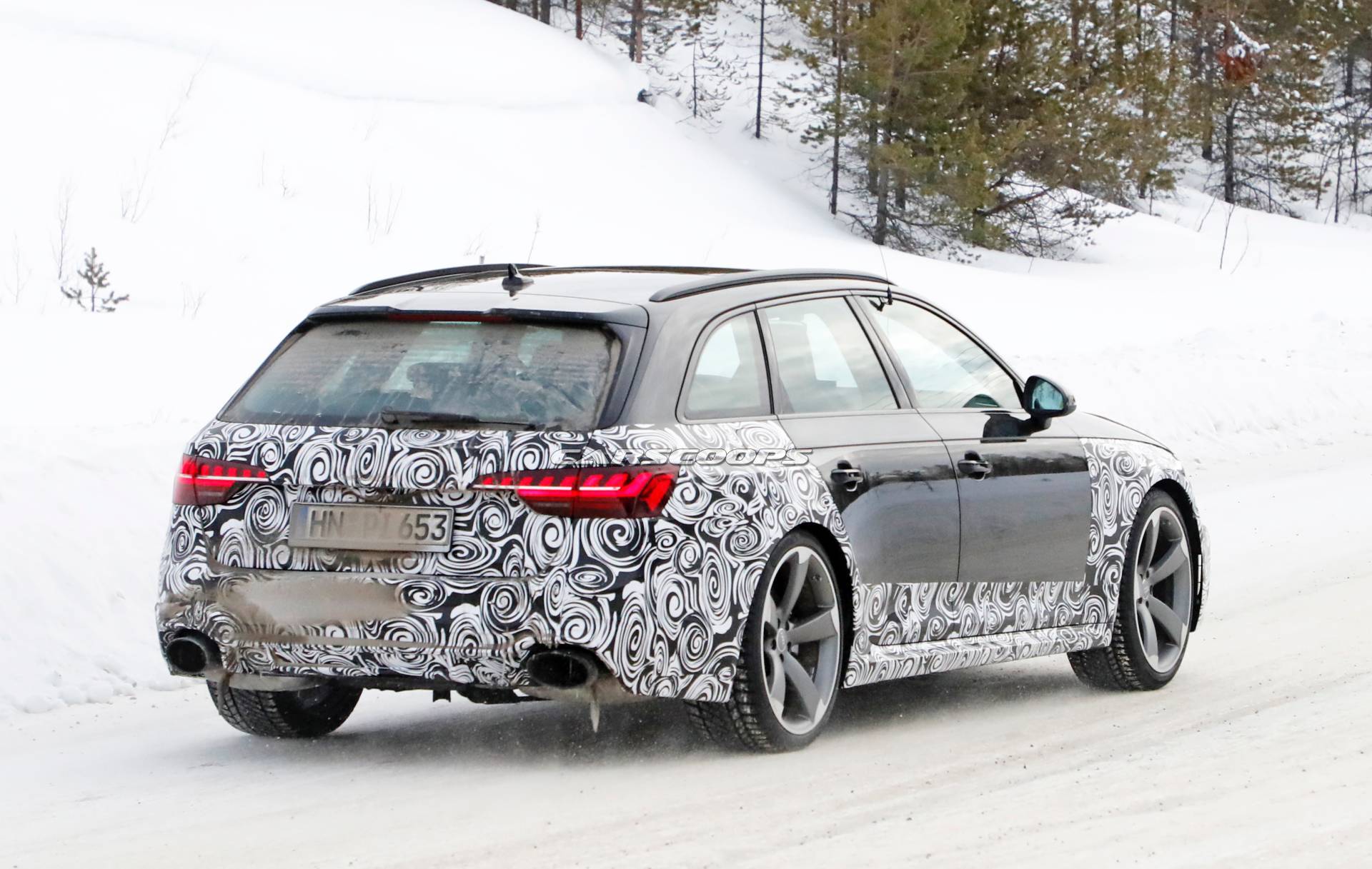 Audi RS4 Avant facelift spy shots 26 Facelifted Audi RS4 Avant Training To Become A Successful Sequel To A Classic
