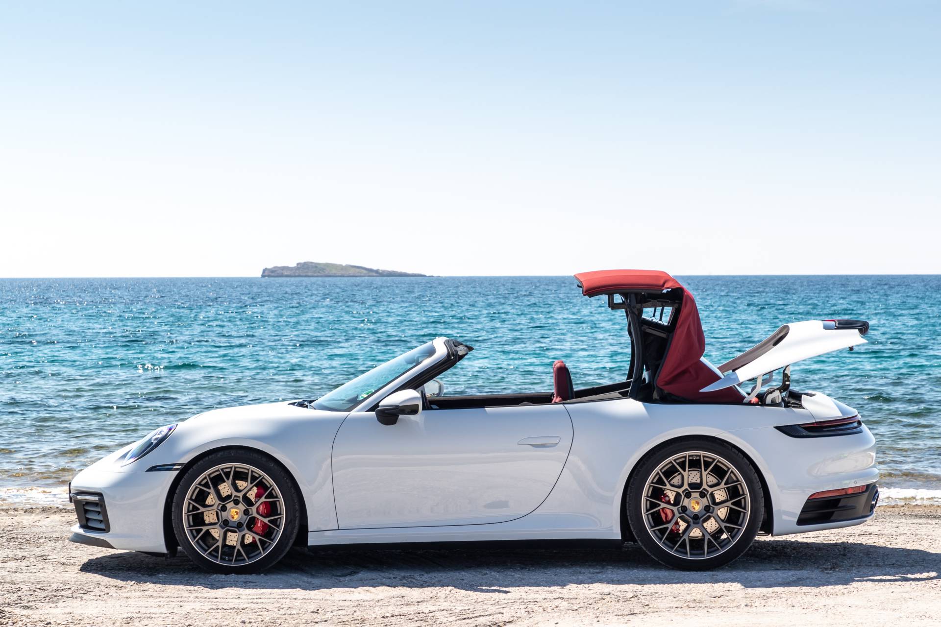 2020 Porsche Cabriolet's Soft Top Brings Coupe-Like Looks Comfort |