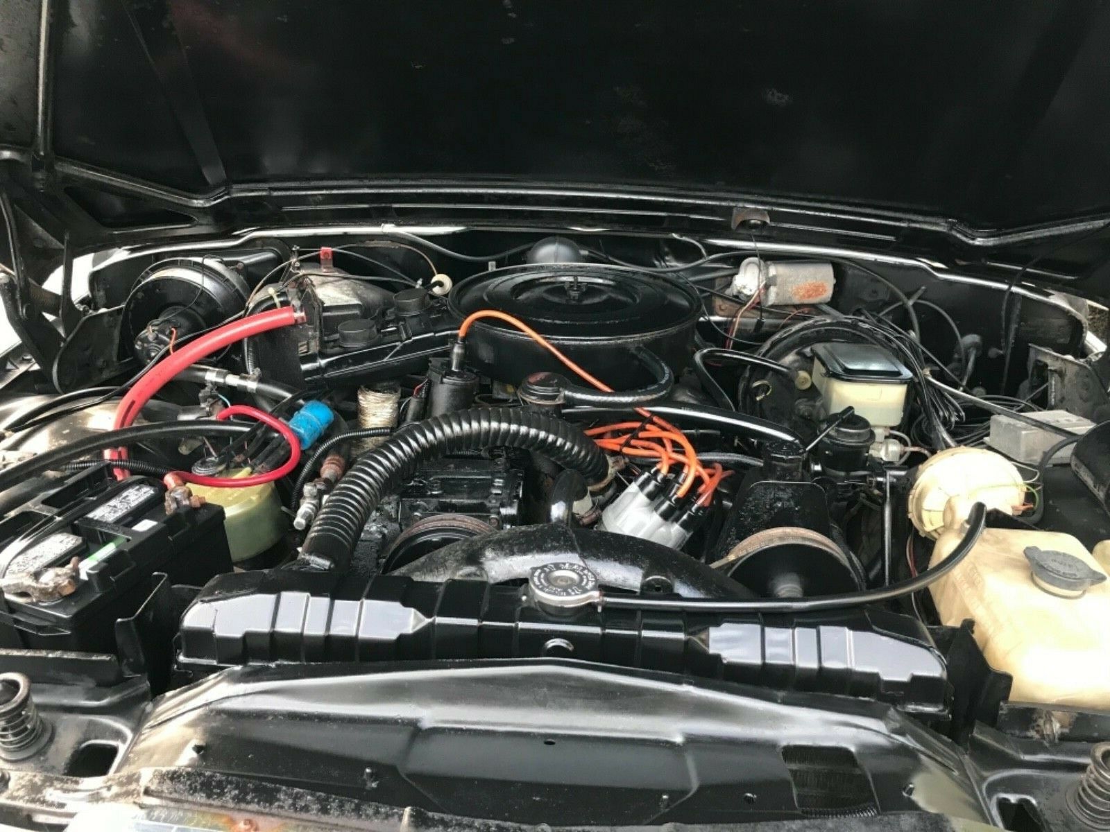 Jeep-Grand-Wagoneer-19 Get Your Wood On With This Barn-Stored 1985 Jeep Grand Wagoneer