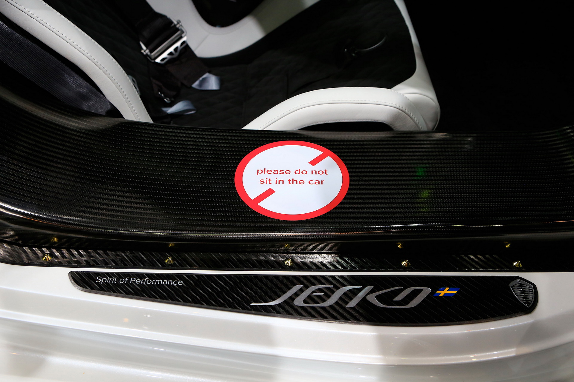 Koenigsegg-Jesko-31 Koenigsegg Stuns The World With New 300MPH Jesko Hypercar