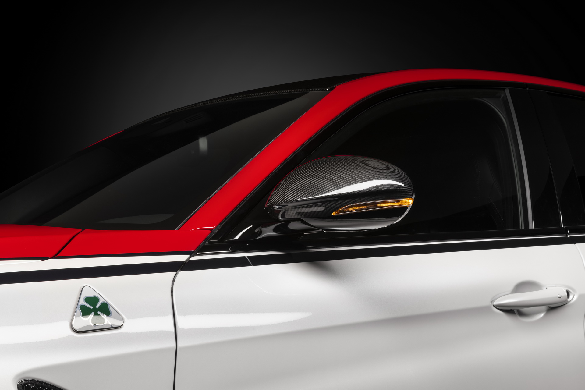 alfa romeo giulia stelvio qv racing 15 Alfa Romeo Giulia And Stelvio QV Racing Editions Reflect Bond With F1