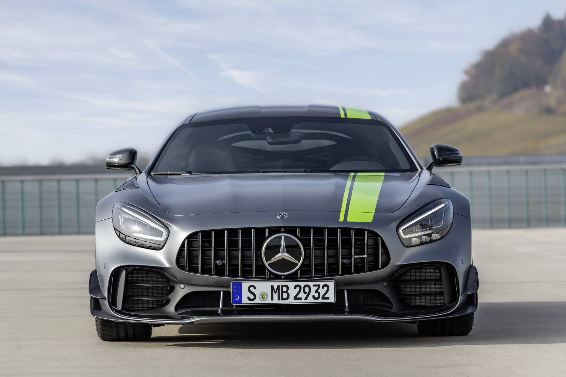 mercedes-amg gt r pro uk pricing 15 Track Focused Mercedes-AMG GT R Pro Gets £188,345 UK Price Tag
